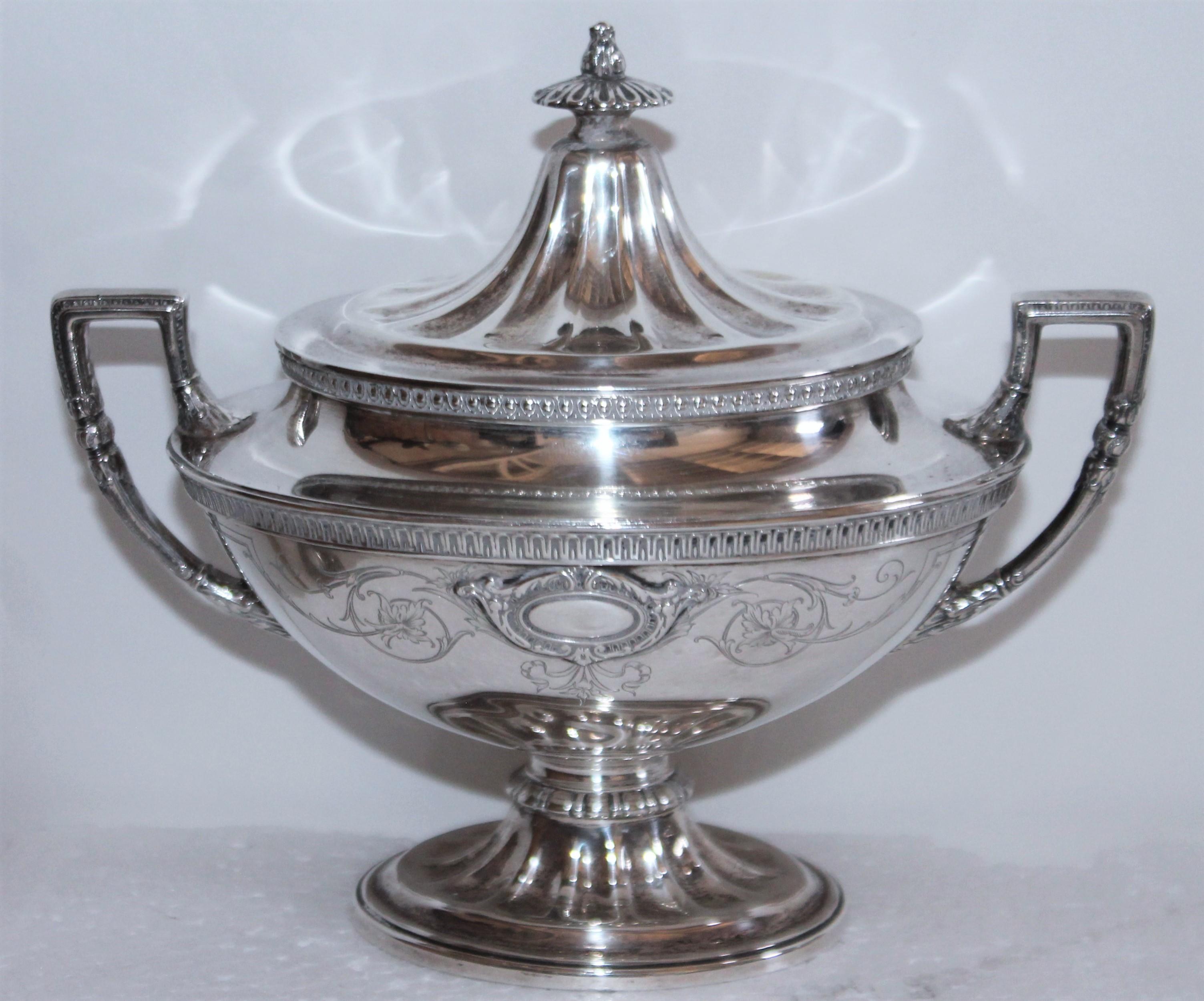 William and Mary Collection of Wallace Silver Sterling Tea Set, 5 Pieces For Sale