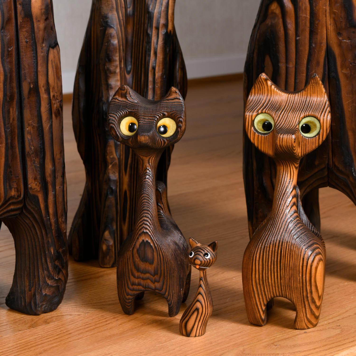 Mid-Century Modern Collection de chats Tiki en bois de cèdre sculpté de Witco, Meathead et ses amis en vente