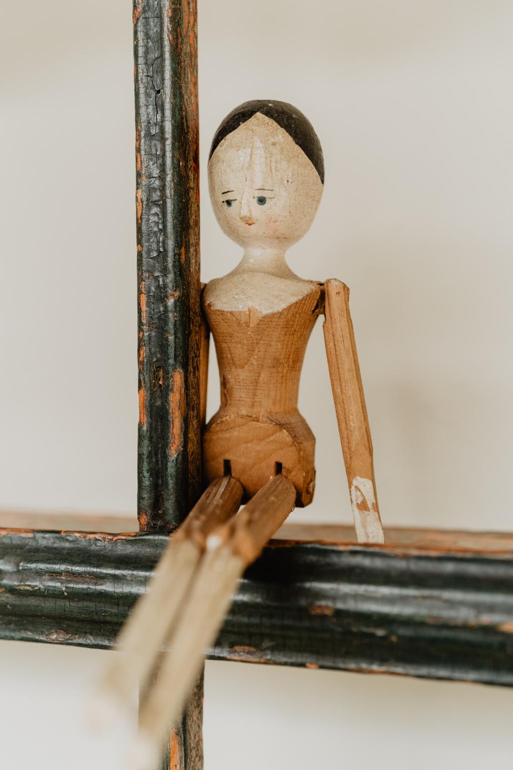 Collection of Wooden Peg Dolls In Distressed Condition In Brecht, BE