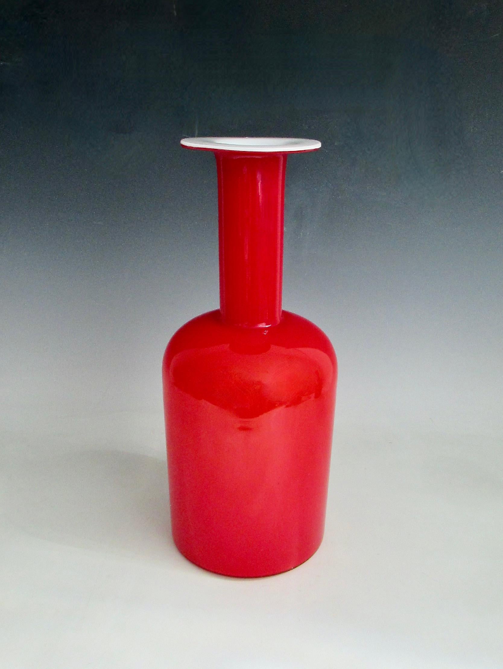 Collection of Yellow Red Green Otto Brauer for Holmegaard glass Bottle Gulvvases For Sale 3