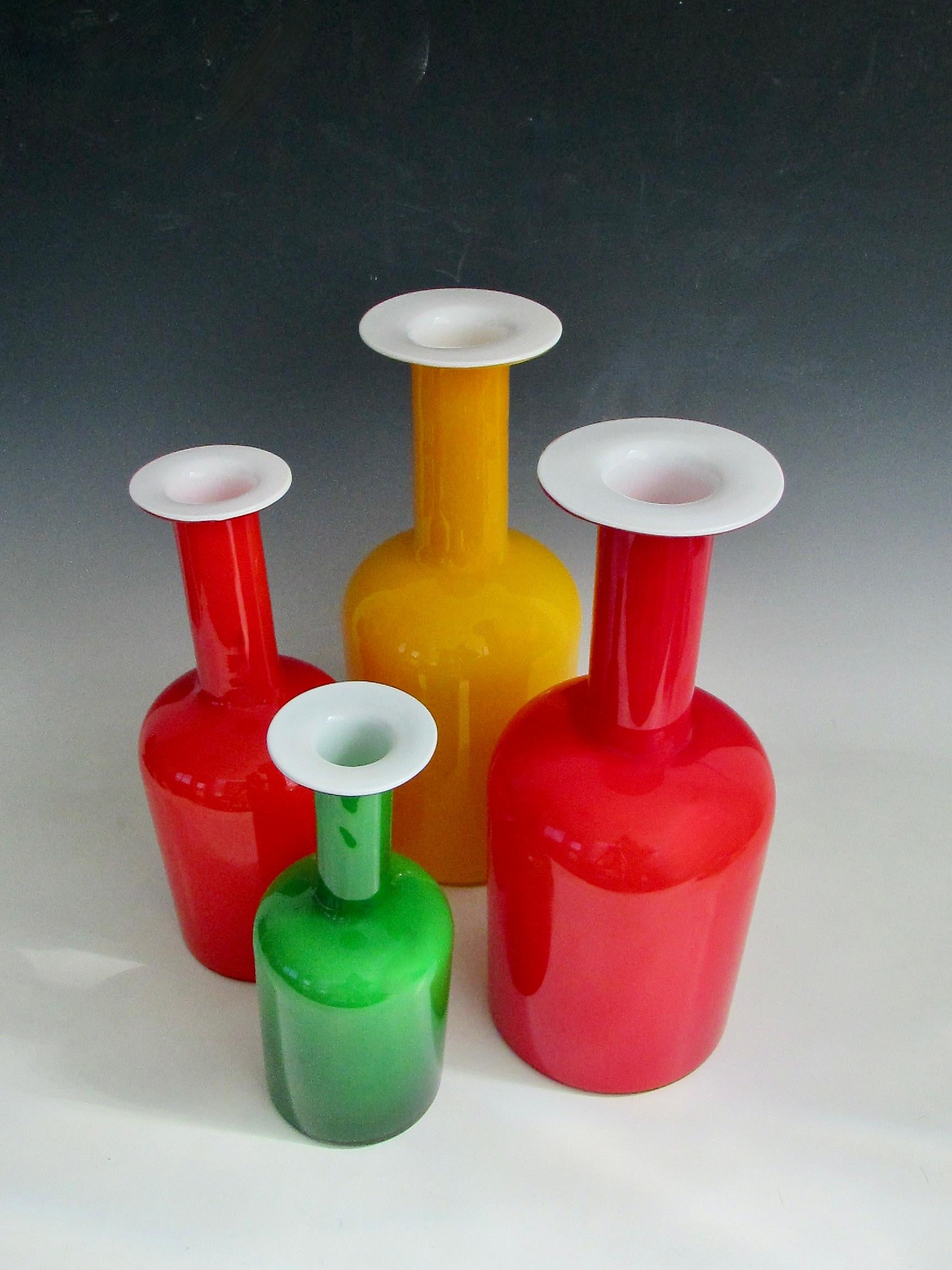 Collection of Yellow Red Green Otto Brauer for Holmegaard glass Bottle Gulvvases For Sale 5