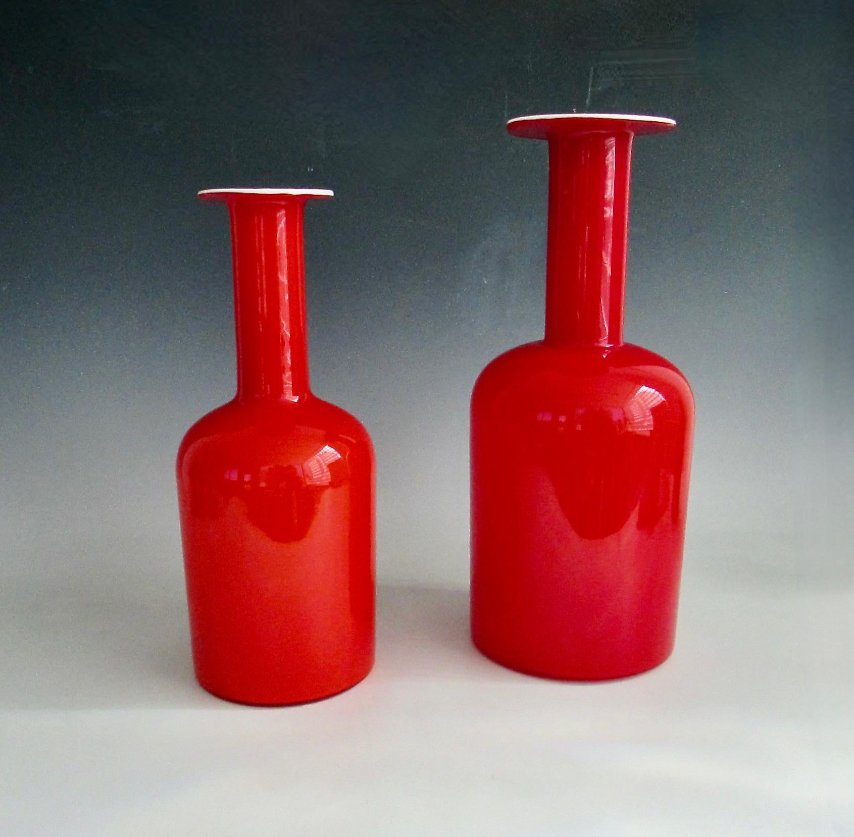 Collection of Yellow Red Green Otto Brauer for Holmegaard glass Bottle Gulvvases For Sale 6