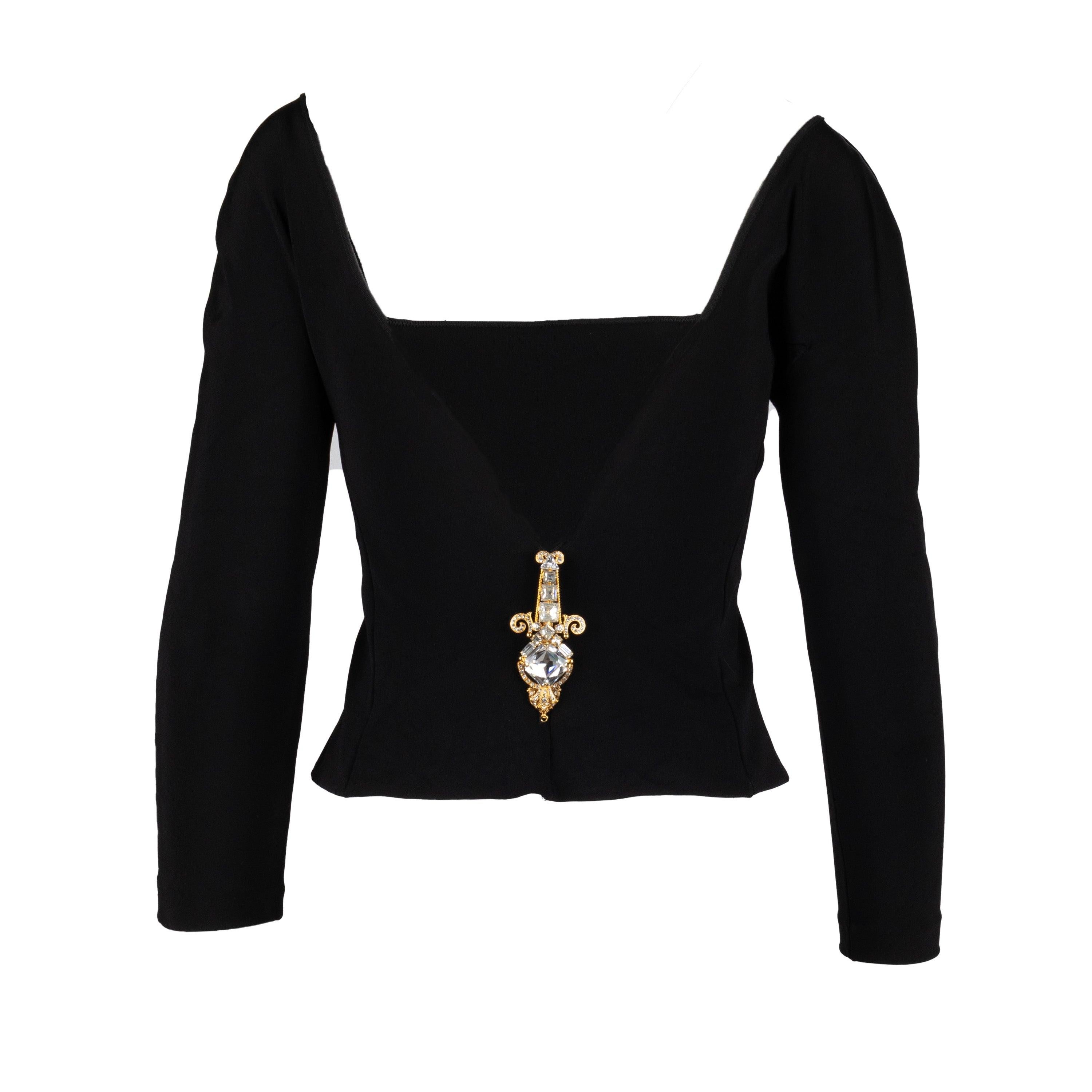 This Collection Privée top is perfect for making a statement. Crafted from black fabric with a plunging back, it features a sophisticated jewelled brooch detail set on gold-tone metal. The boxy front neckline creates a classic silhouette while the