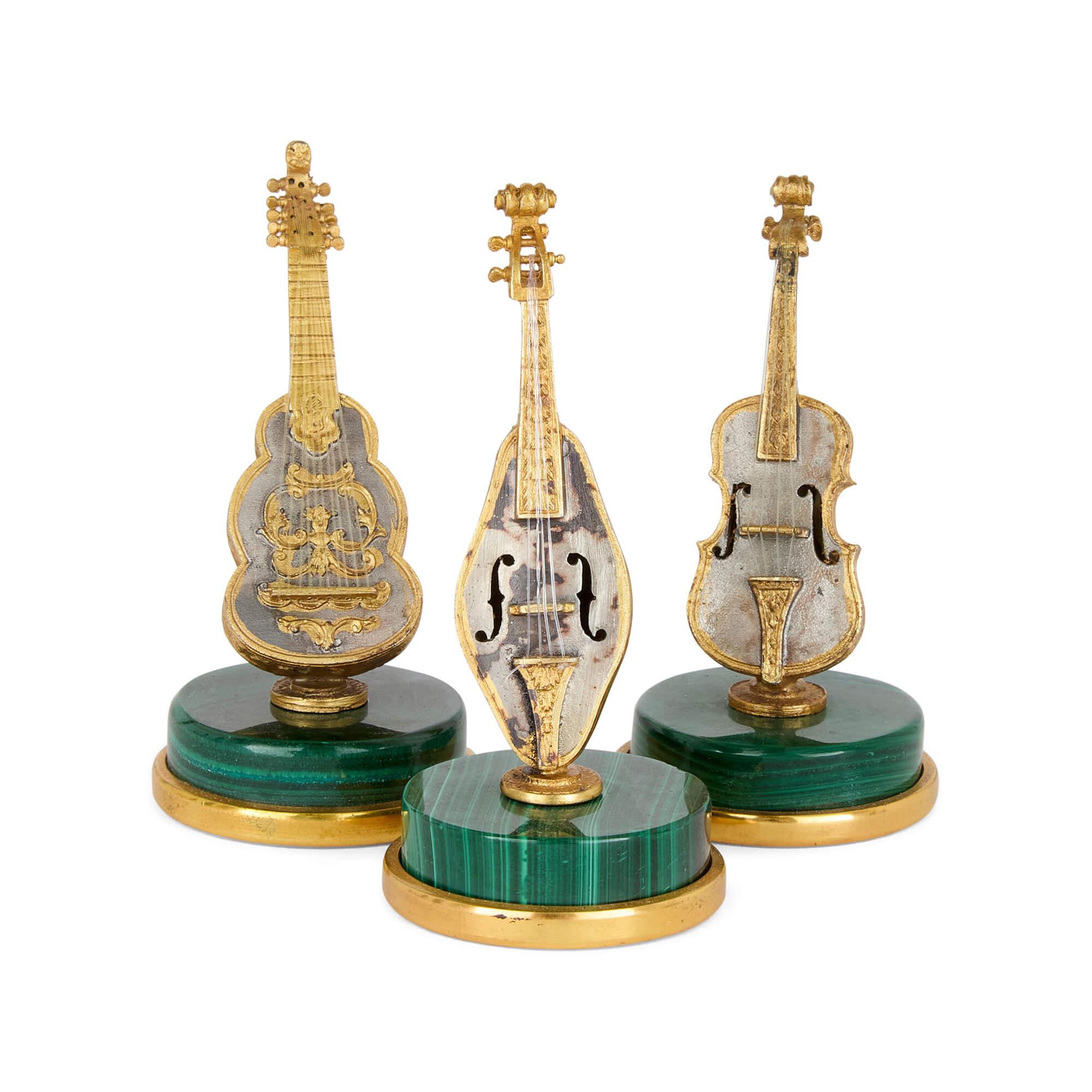 italien Collectional Seven Italian Modern Miniature Musical Instruments Silver Malachite en vente