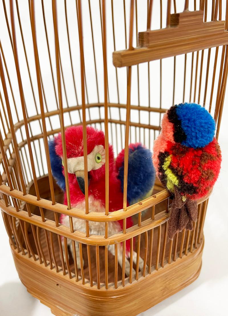 Collection Steiff PomPom and Mohair Birds, Germany

A lovely collection of Steiff birds in different sizes, ages and fabrics. 13 pieces of Steiff birds in total with extra as accessoire a bird cage made of bamboo. 5 pieces birds has (3 of them) a