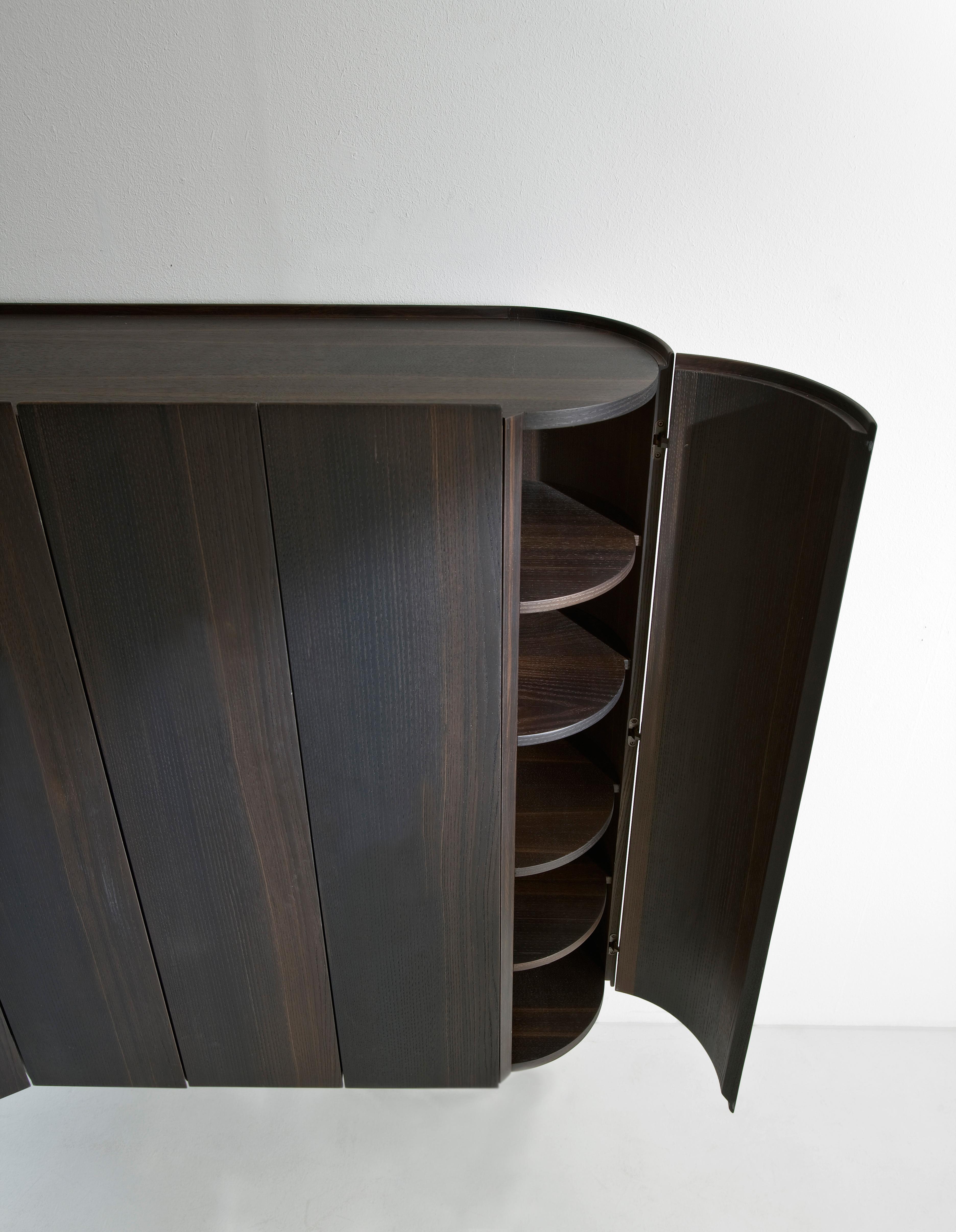 Aparador coleccionista by Laurameroni Italiano en venta