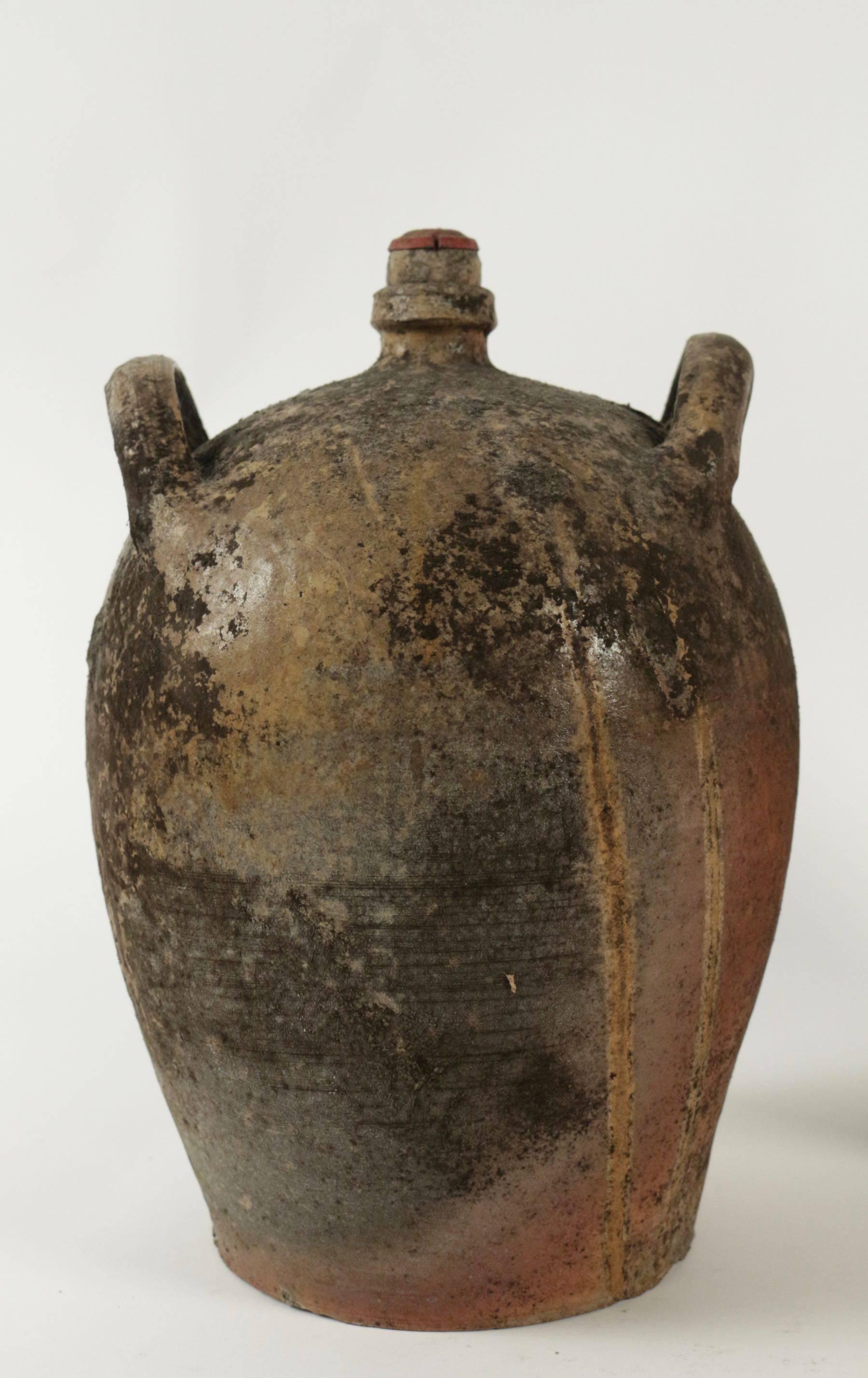 Collections of Empty Old Bottles in Terracotta In Good Condition For Sale In Saint-Ouen, FR