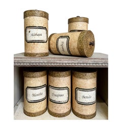 Collectional de six bocaux de pharmacie en bois et carton