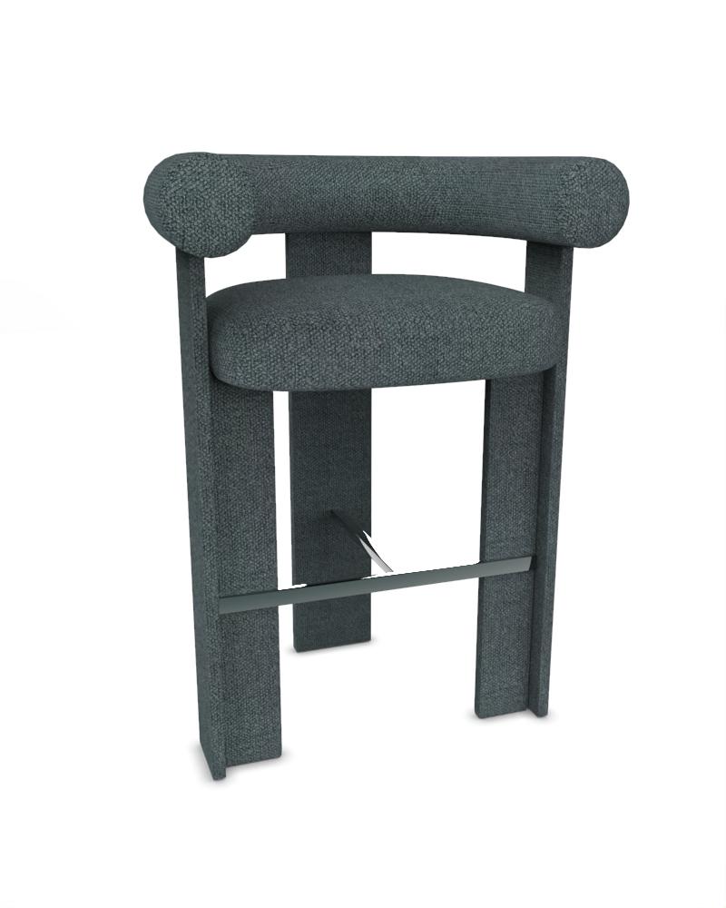 Collector Modern Cassette Bar Chair Fully Upholstered in Safire 10 Fabric by Alter Ego


W 70 cm 27”
D 62 cm 24”
H 90 cm 35”


A chair that mixes both modern and classical design approaches.
Designed to hug the body, durable and solid chair features