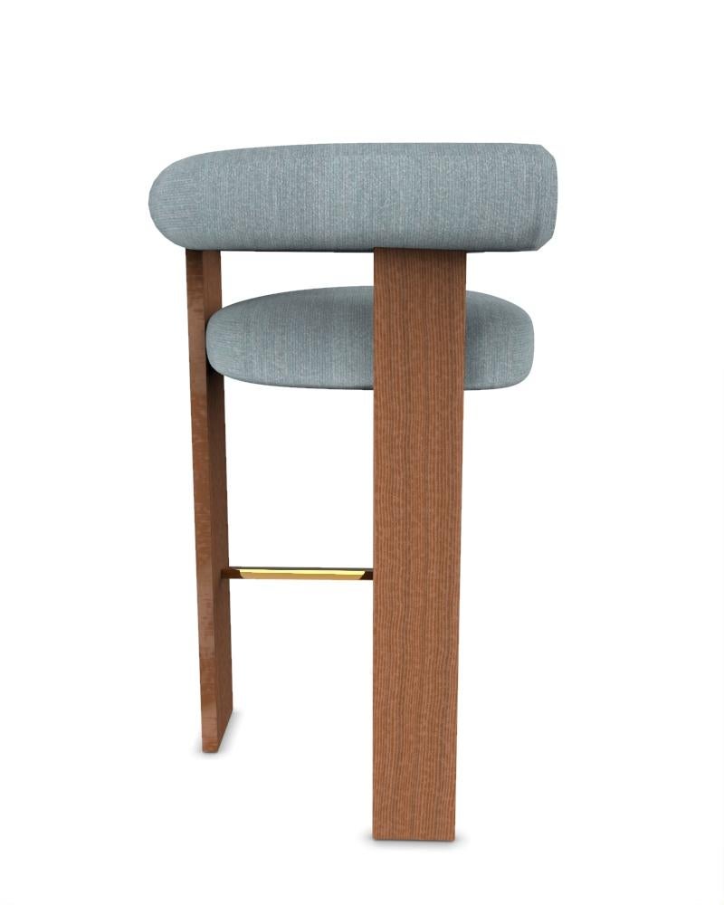 Collector Modern Cassette Bar Chair Upholstered in Tricot Light Seafoam Fabric and Smoked Oak by Alter Ego


W 70 cm 27”
D 62 cm 24”
H 90 cm 35”


A chair that mixes both modern and classical design approaches.
Designed to hug the body, durable and