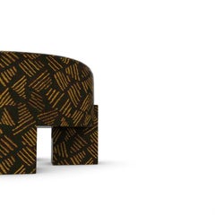 Puff Cassette Coleccionista en Kuba Carbón de Larsen Fabric by Alter Ego Studio