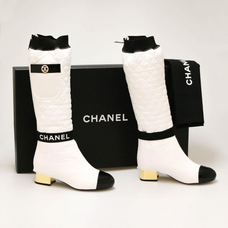 Bottes de collection Chanel Taille 37 en vente 5