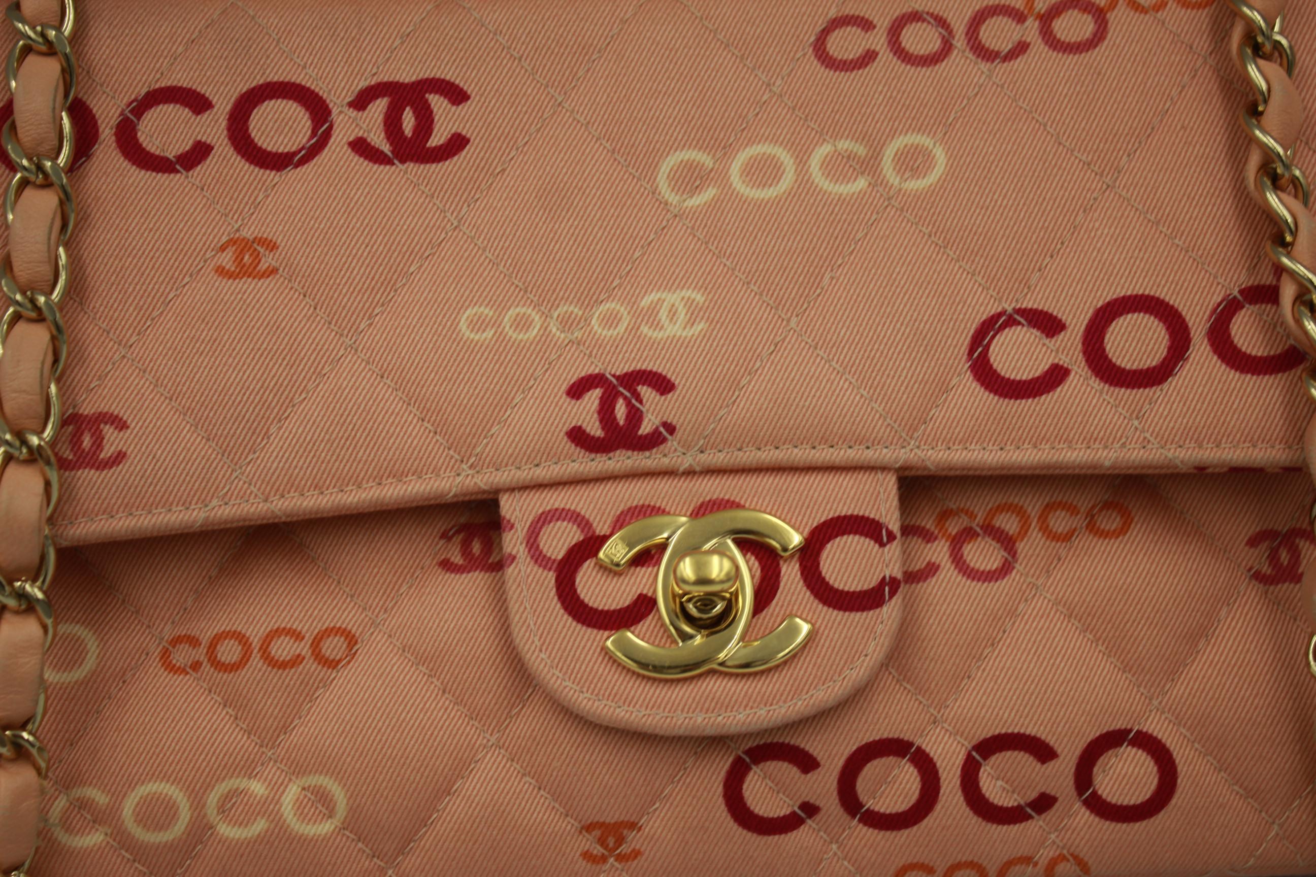 Chanel Coco Chanel pink canvas Timeless.
Good condition, some light signs of wear in the canvas. 
Size 25x15
With card

