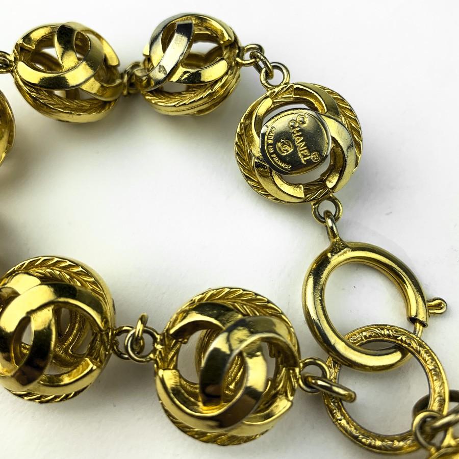 Collector CHANEL Vintage Chain Bracelet in Gilt Metal In Good Condition For Sale In Paris, FR