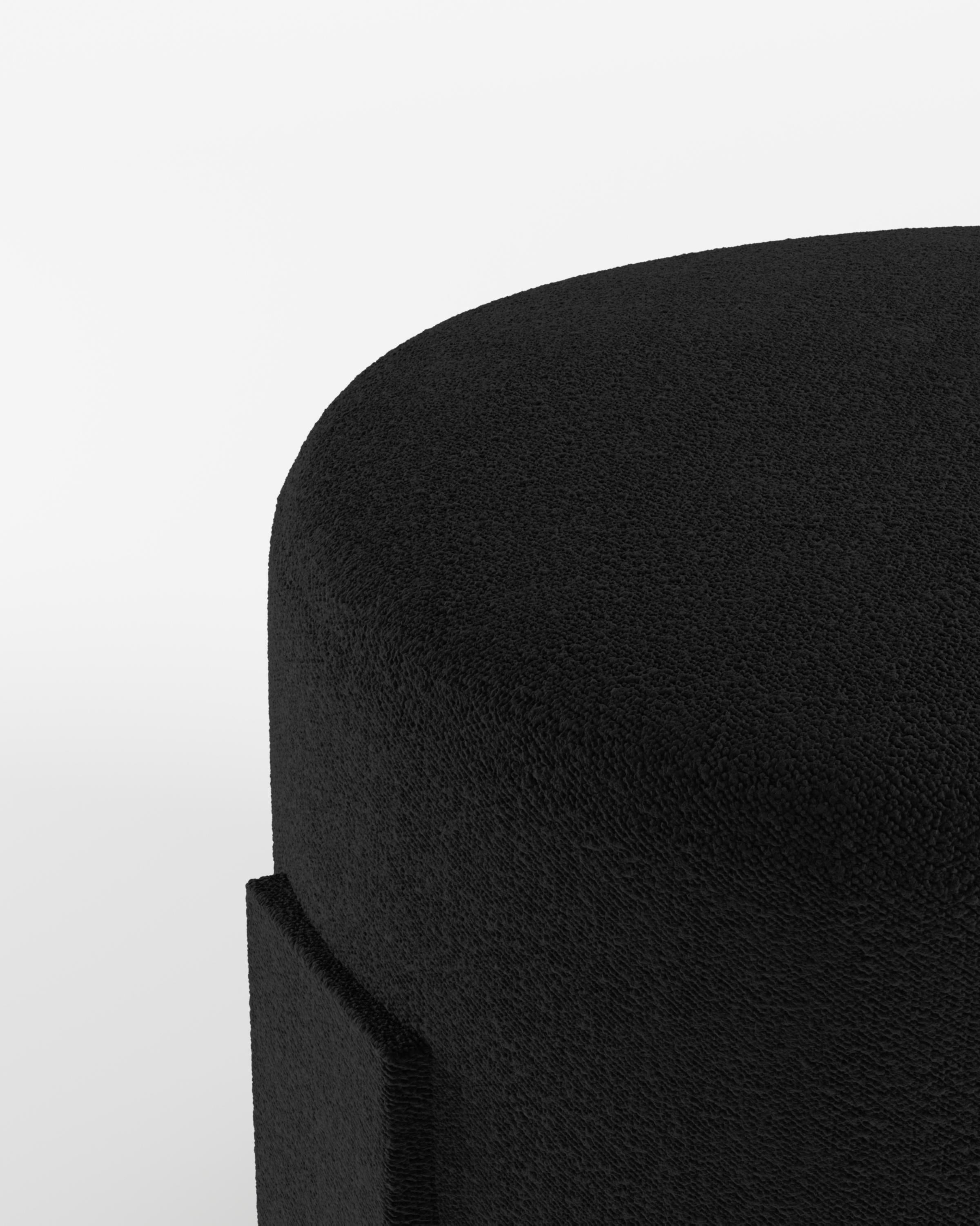 Coleccionista Contemporáneo Cassete Puff Boucle Negro by Alter Ego Studio en Nuevo estado para la venta en Castelo da Maia, PT