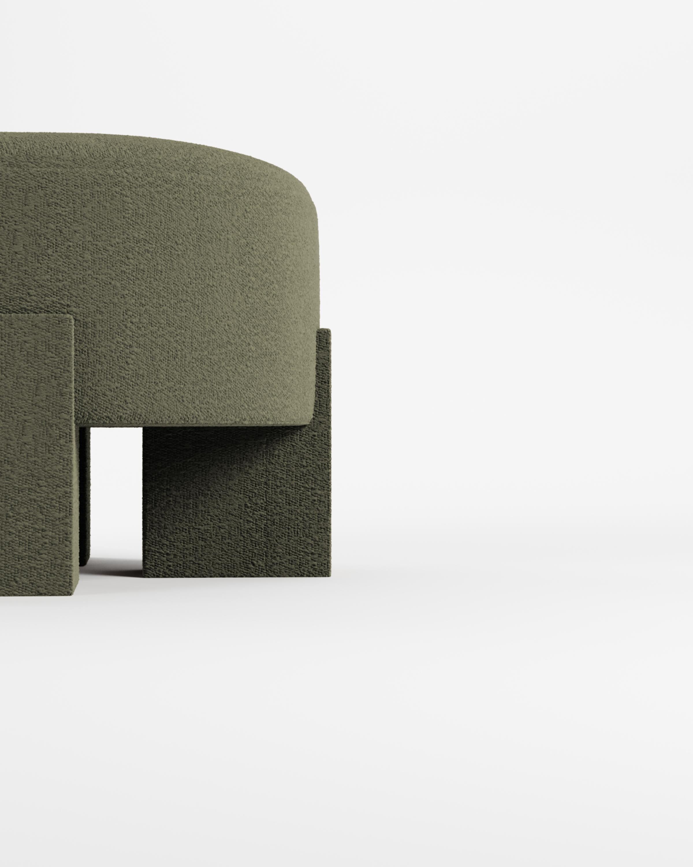 Puff cassete moderno contemporáneo en tejido bouclé de Alter Ego para Collector Studio

La pieza se sustenta en una estética minimalista y sofisticada de líneas limpias.

Dimensiones
Ø 60 cm 23
