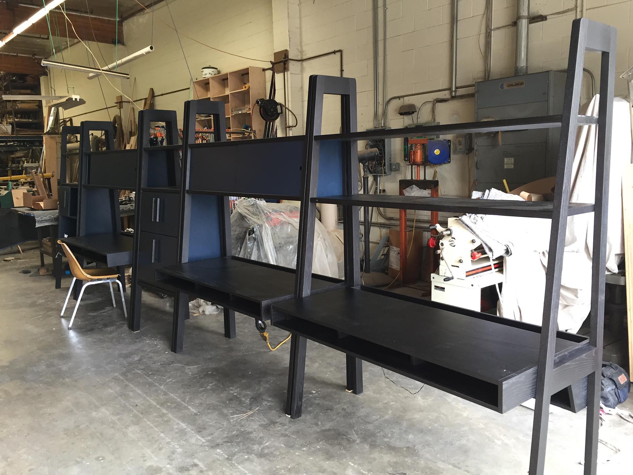 Collector Desk in Blackened Ashwood with Blue Lacquered Sliding Doors For Sale 2