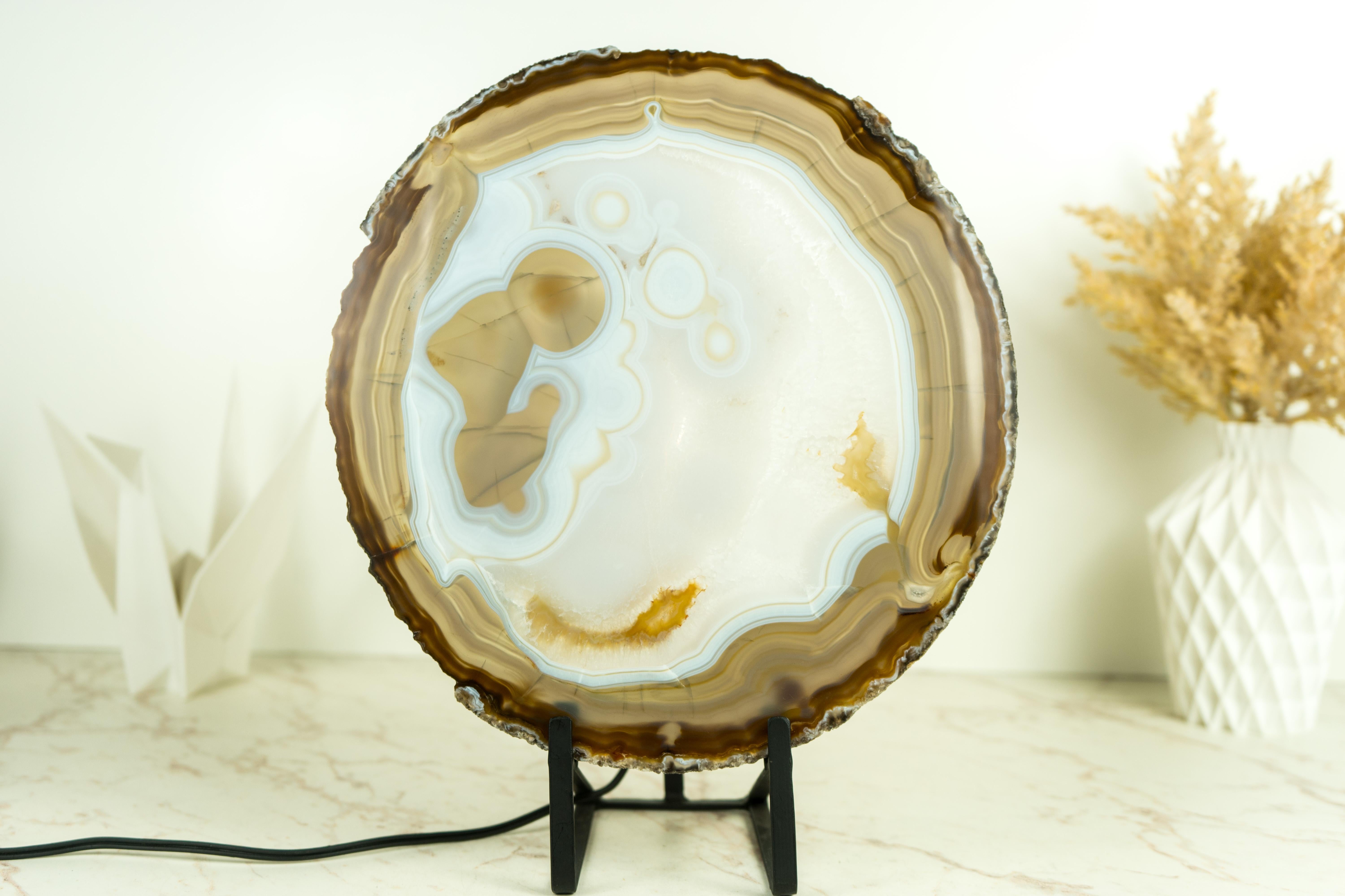 Collector-Grade Agate Slice with a Drawing of a Person Contemplating the Sky For Sale 4