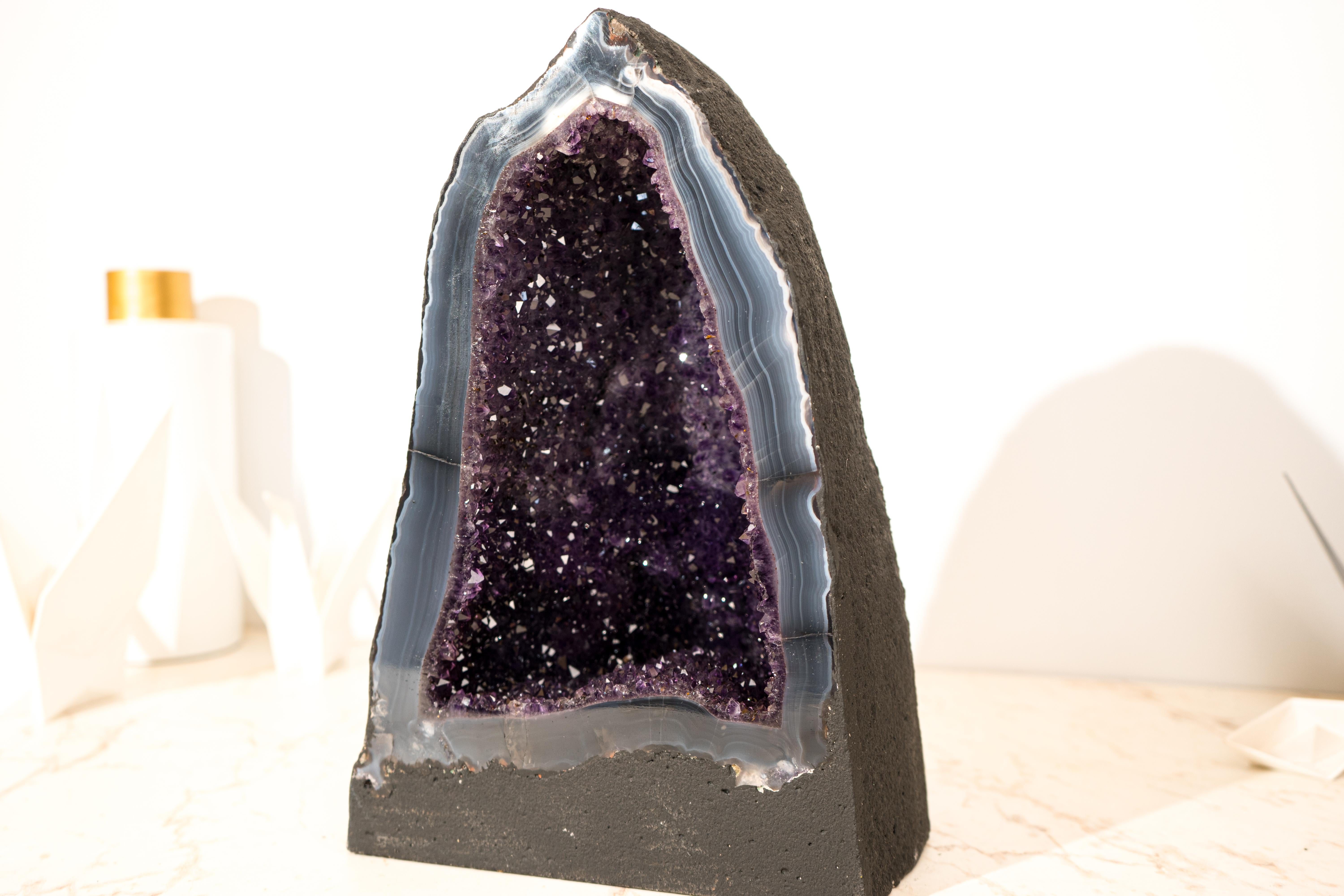 Collector-Grade Deep Purple Amethyst Geode on Intact Blue Lace Agate Lace Matrix In New Condition For Sale In Ametista Do Sul, BR