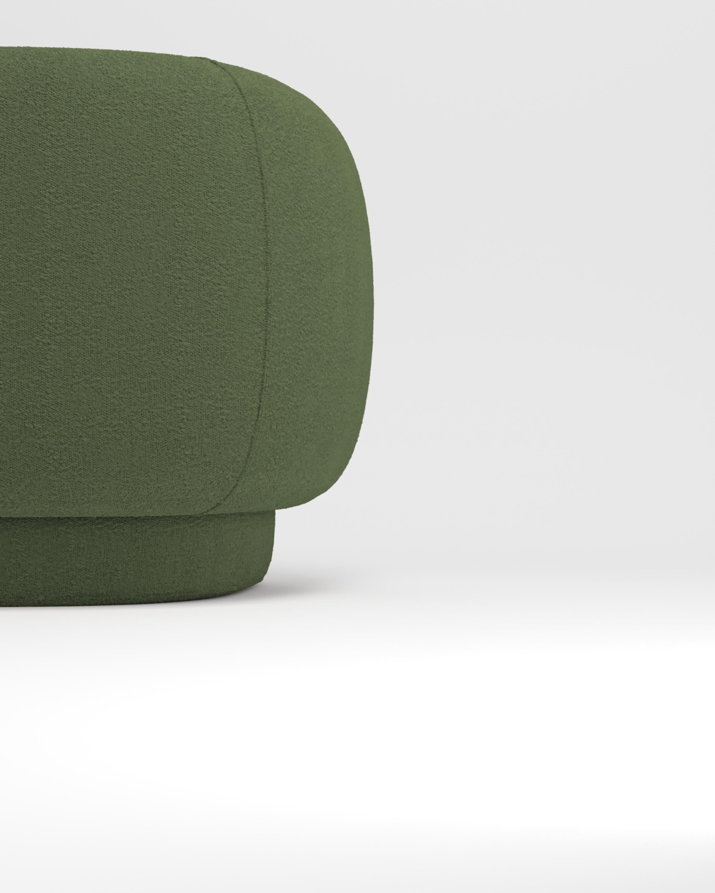 Hug sofa is defined by clean, simple lines and a distinctive armrest detail.
The armrest, half overlapping the seat cushion, creates an interlocking detail between the two elements, while the padding, firm and welcoming at the same time,