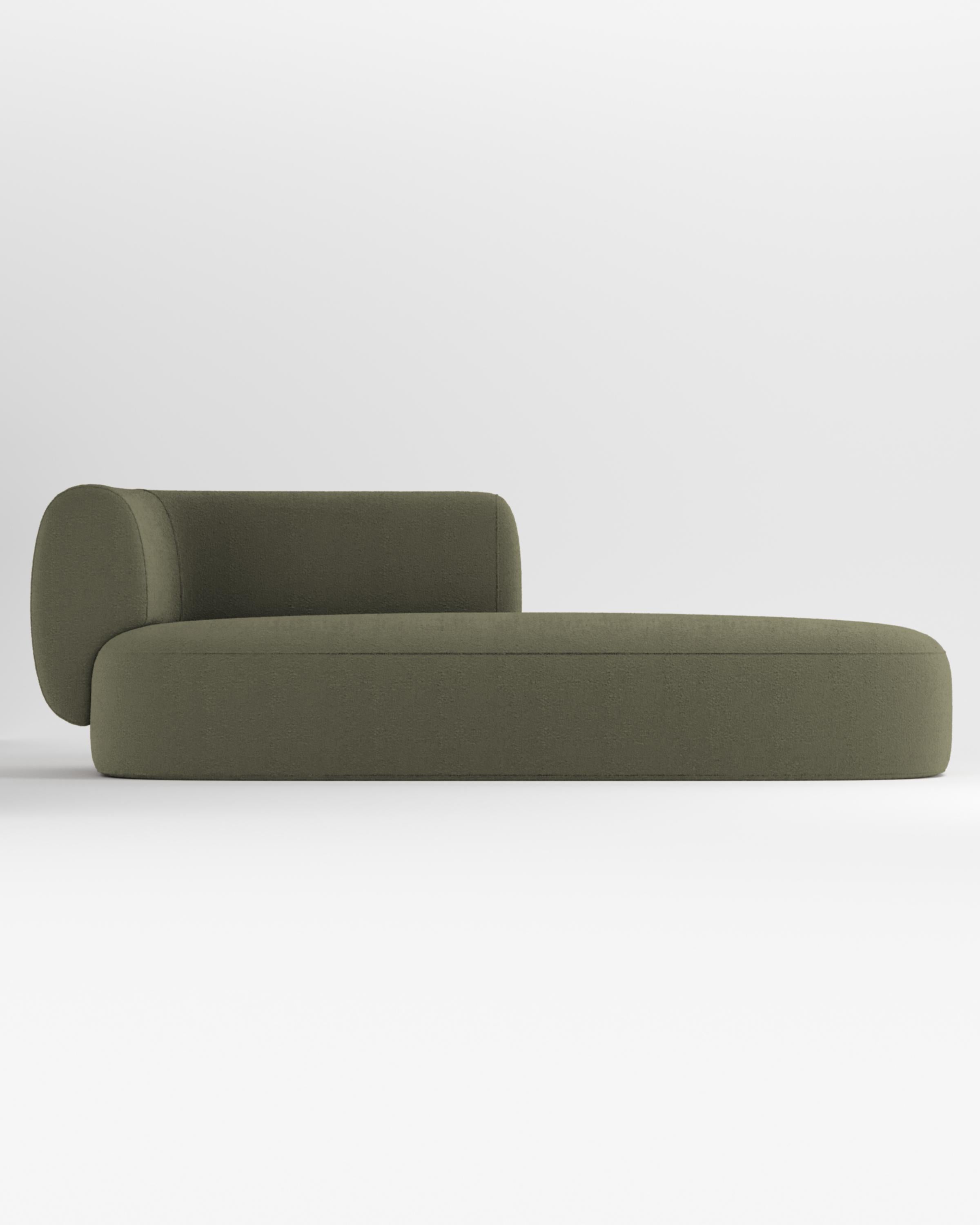 Großes Sammler-Sofa mit 3 Gestelle und halber Rückenlehne aus Boucle-Oliv von Ferrianisbolgi im Angebot