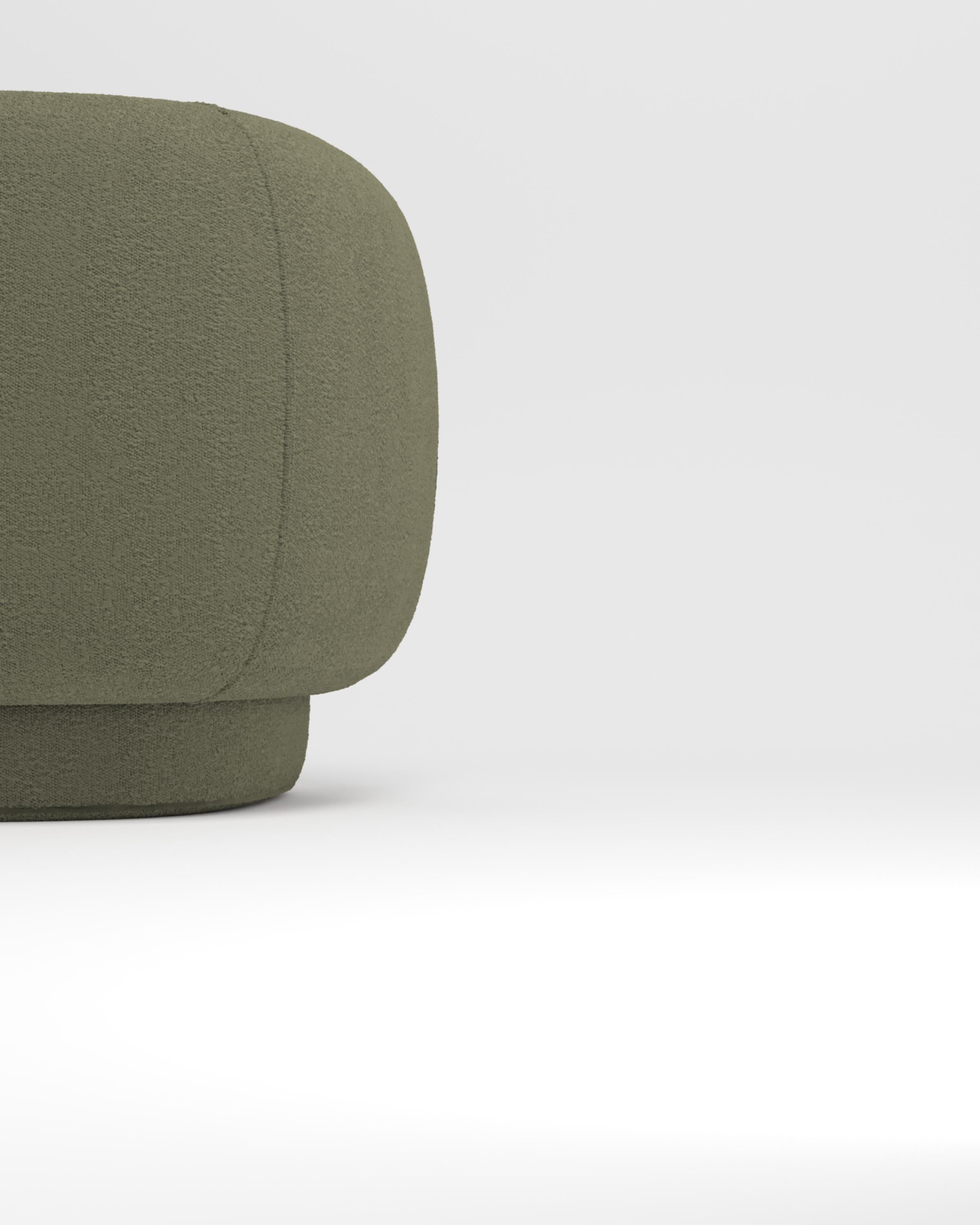 Portoghese Collector Hug Sofa Designed by Ferrianisbolgi Tessuto Bouclé Olive in vendita