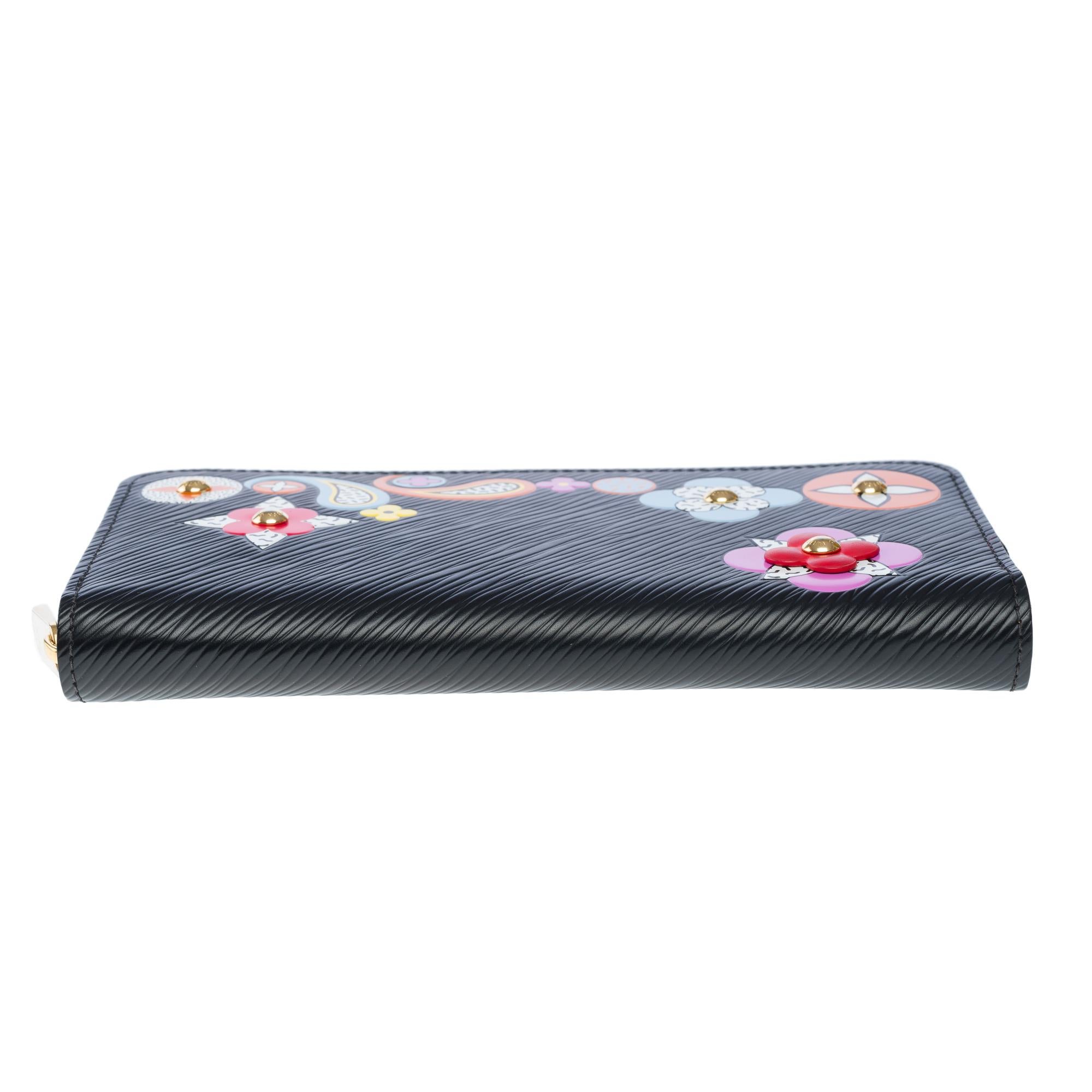 Collector Louis Vuitton Flower Zippy Wallet in black epi leather, GHW 5
