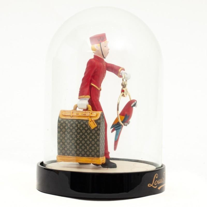 Selten : Globus Bräutigam LOUIS VUITTON geliefert mit seiner Louis Vuitton Box.
Zustand: sehr gut
MATERIAL: Glas
Farbe: multicolor
Abmessungen: 23,5 x 11,5 cm
Stempel : ja
Einzelheiten : Selten! Glasglobus 