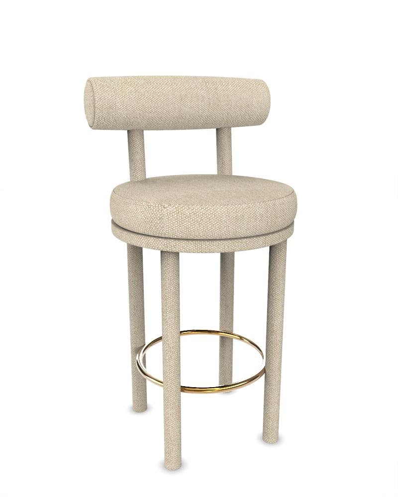 Portoghese Bar Moca moderno da collezione completamente imbottito in tessuto beige Safire di Studio A Rig in vendita