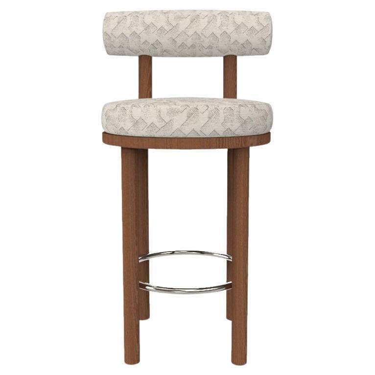 Collector Modern Moca Bar Chair, gepolstert mit elfenbeinfarbenem Stoff von Studio Rig im Angebot
