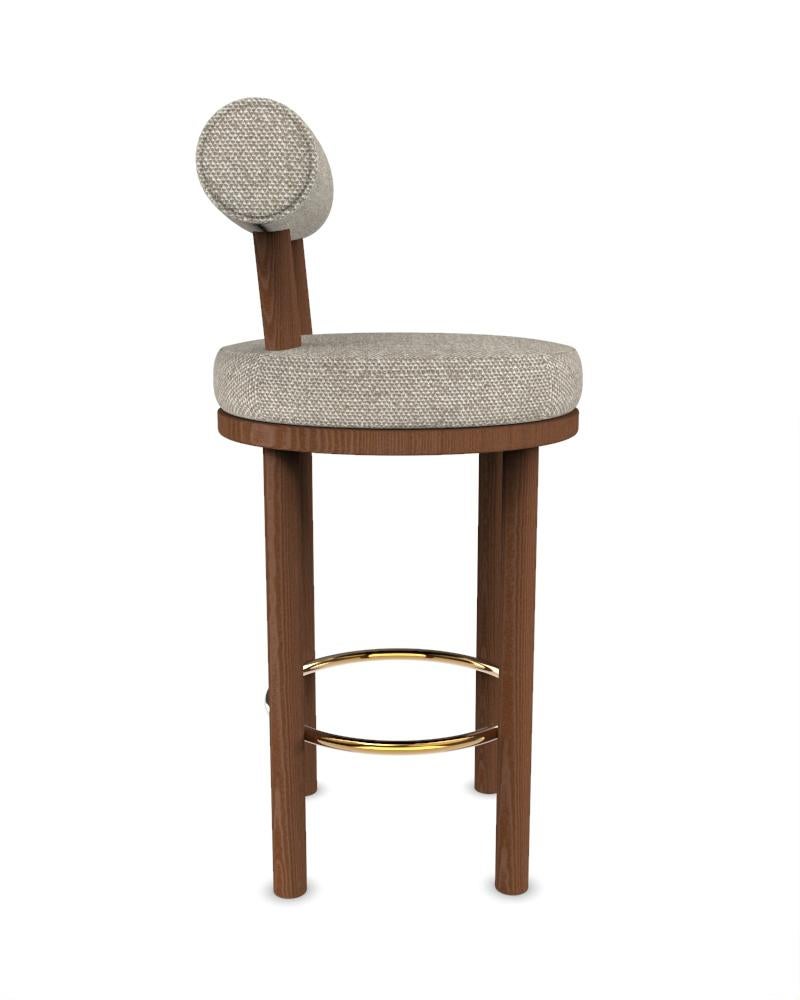 Moderner Moca Barstuhl in Safire 4 Stoff und geräucherter Eiche von Studio Rig für Collector Studio

Ein Stuhl, der sowohl moderne als auch klassische Designansätze miteinander verbindet.
Der strapazierfähige und solide Stuhl ist so konzipiert, dass