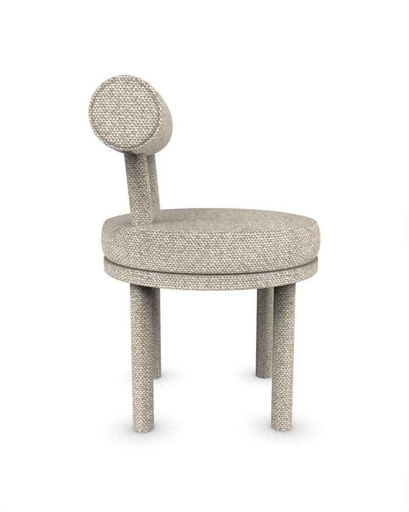 Collector Modern Moca Chair Vollständig gepolstert mit Safire 04 Stoff von Studio Rig  (Portugiesisch) im Angebot