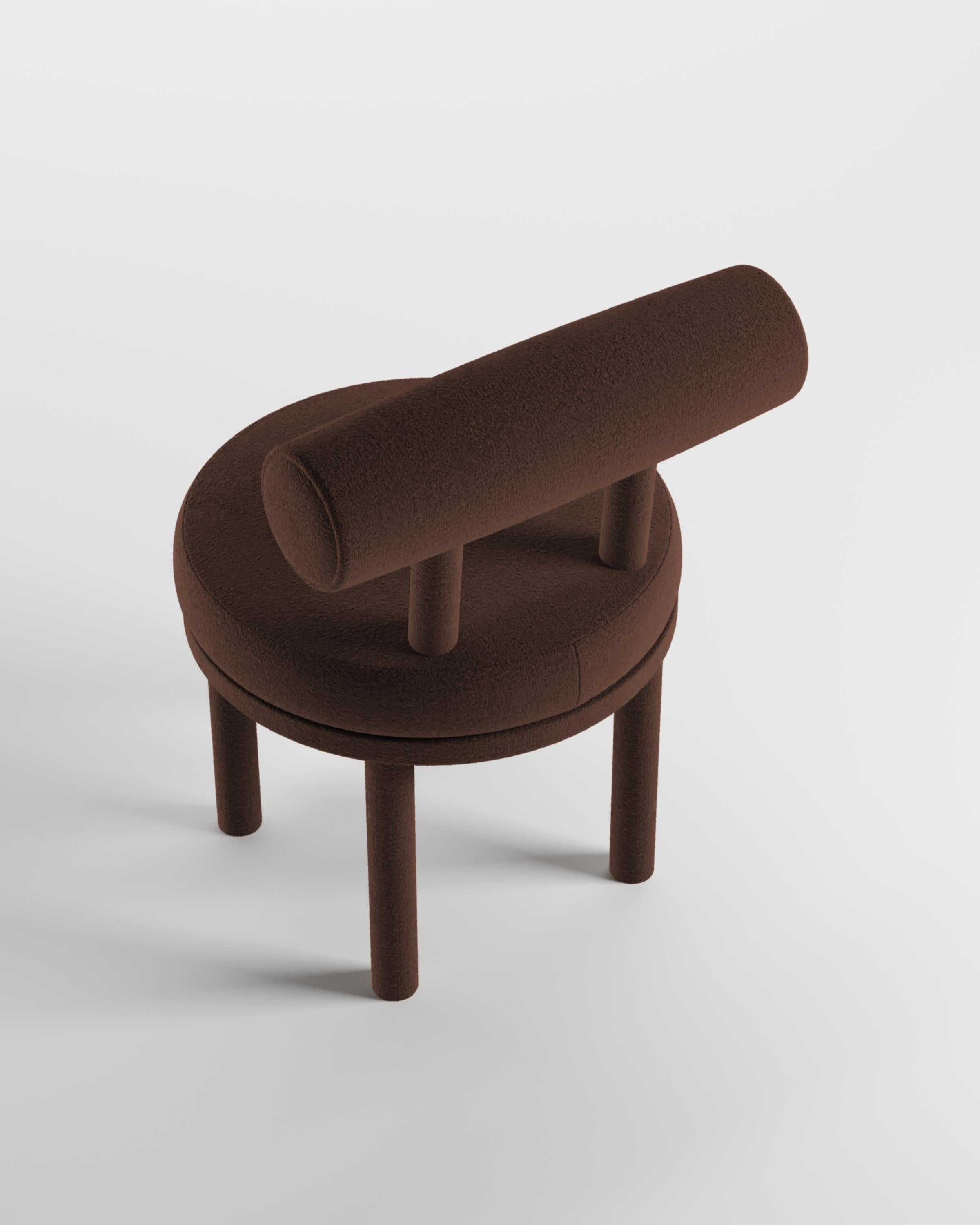 Portoghese Sedia Collector Modern Moca in Boucle Marrone Scuro di Studio A in vendita