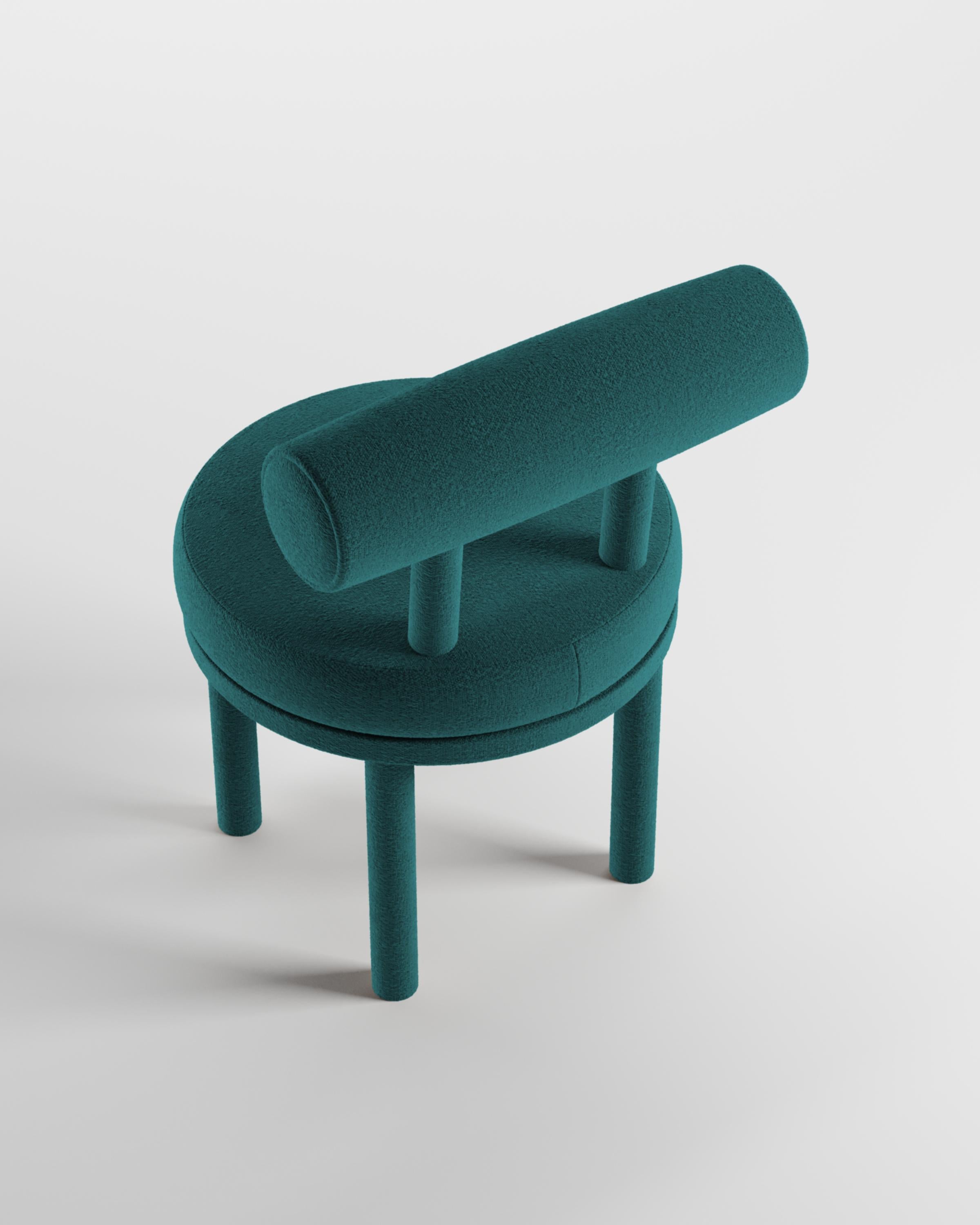 Ein Stuhl, der sowohl moderne als auch klassische Designansätze miteinander verbindet.
Der strapazierfähige und solide Stuhl ist so konzipiert, dass er sich an den Körper anschmiegt und verfügt über eine Korpusstruktur aus Massivholz.

Struktur aus