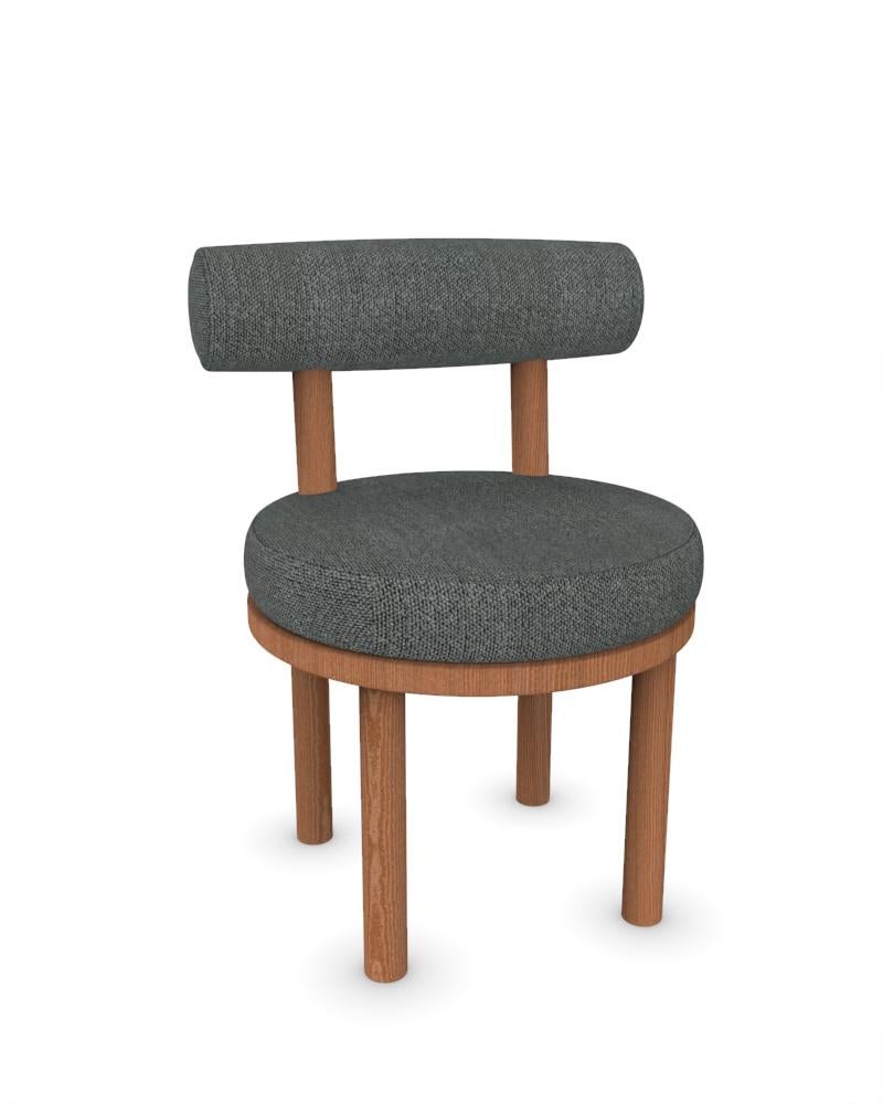 Moderner Moca-Sessel mit Polsterung aus Safire 09-Stoff und geräucherter Eiche von Studio Rig

ABMESSUNGEN:
B 51 cm  20