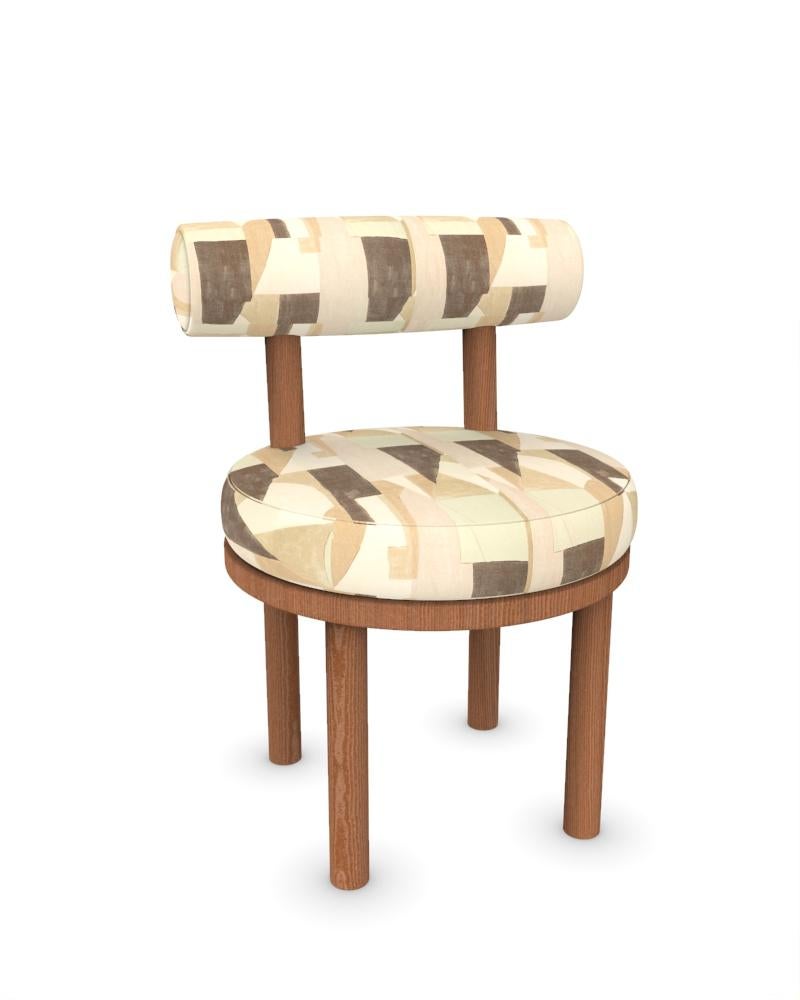 Collector Modern Moca Chair Tapissé en District -  Tissu Silt et chêne fumé par Studio Rig

DIMENSIONS :
L 51 cm  20