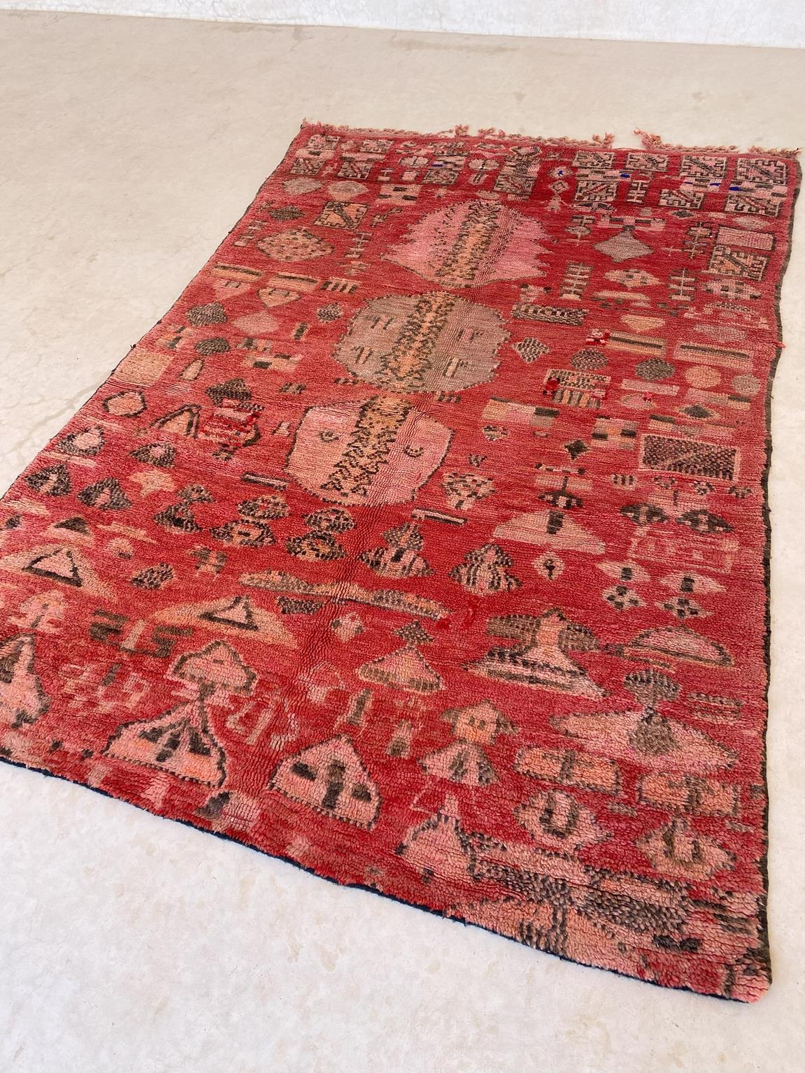 Collector Moroccan Rehamna rug - Red/pink - 5.8x8.6feet / 177x264cm For Sale 4