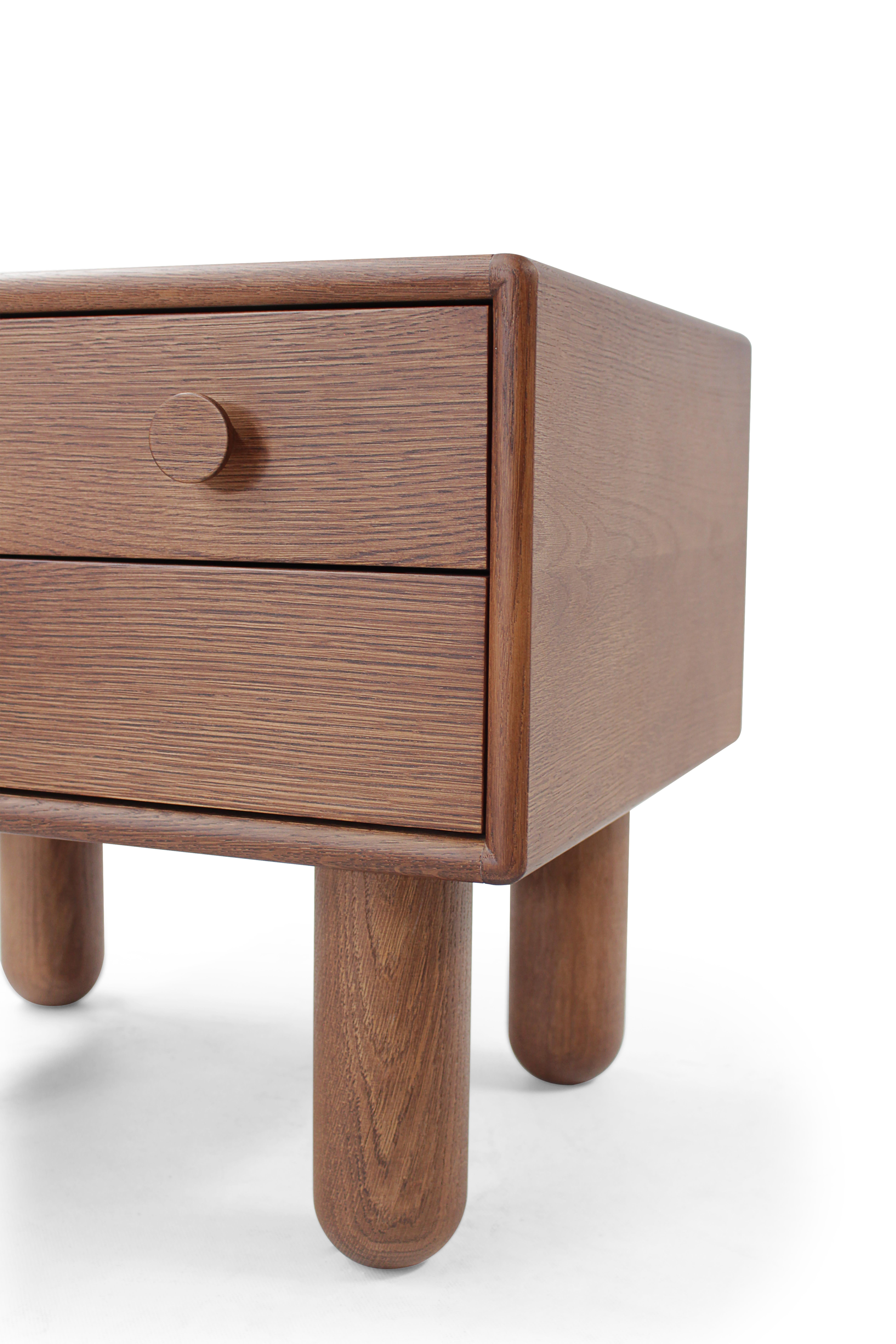 Portugais Table d'appoint COLLECTOR Nook en Oak Oak fumé en vente