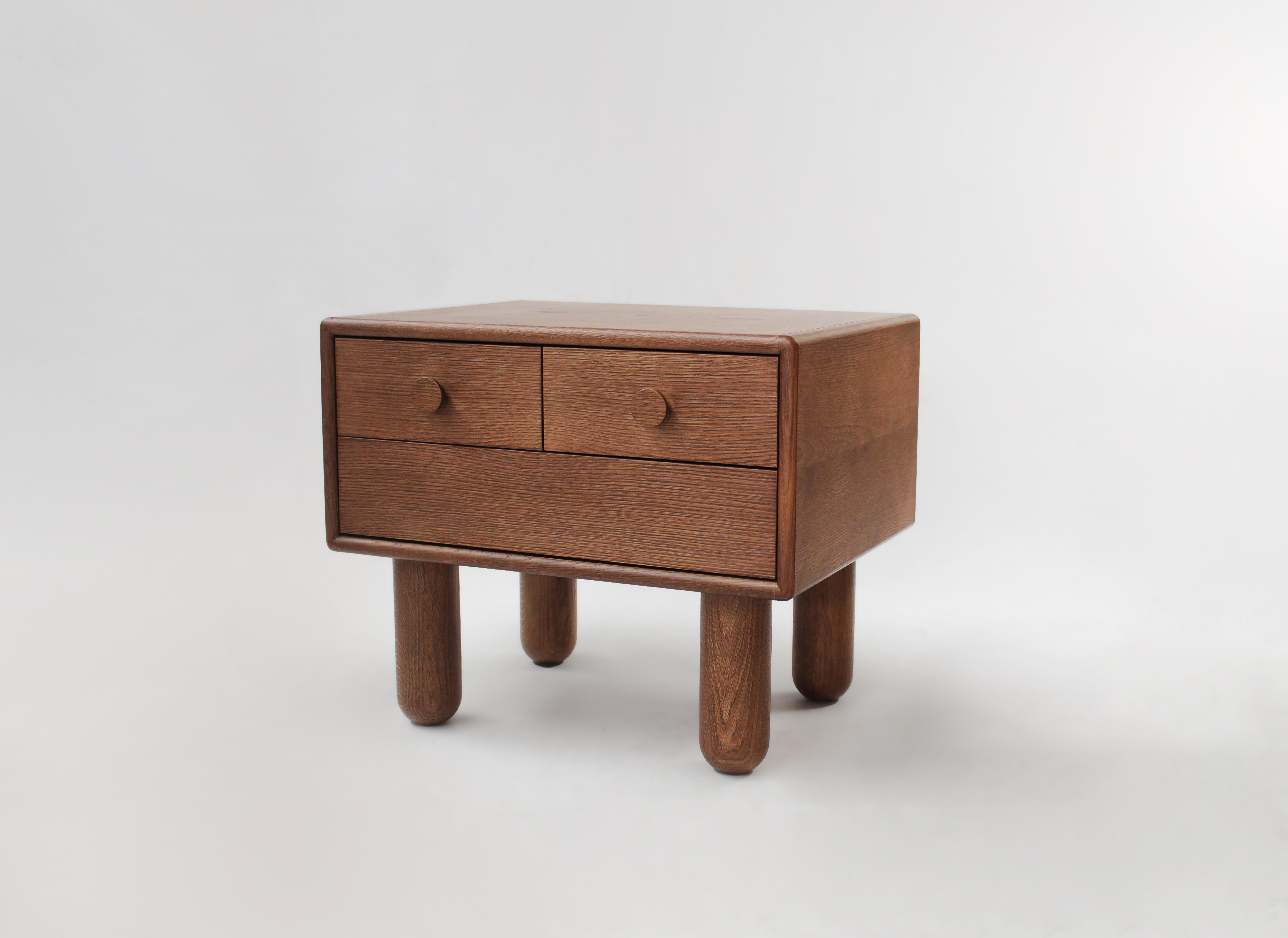 XXIe siècle et contemporain Table d'appoint COLLECTOR Nook en Oak Oak fumé en vente