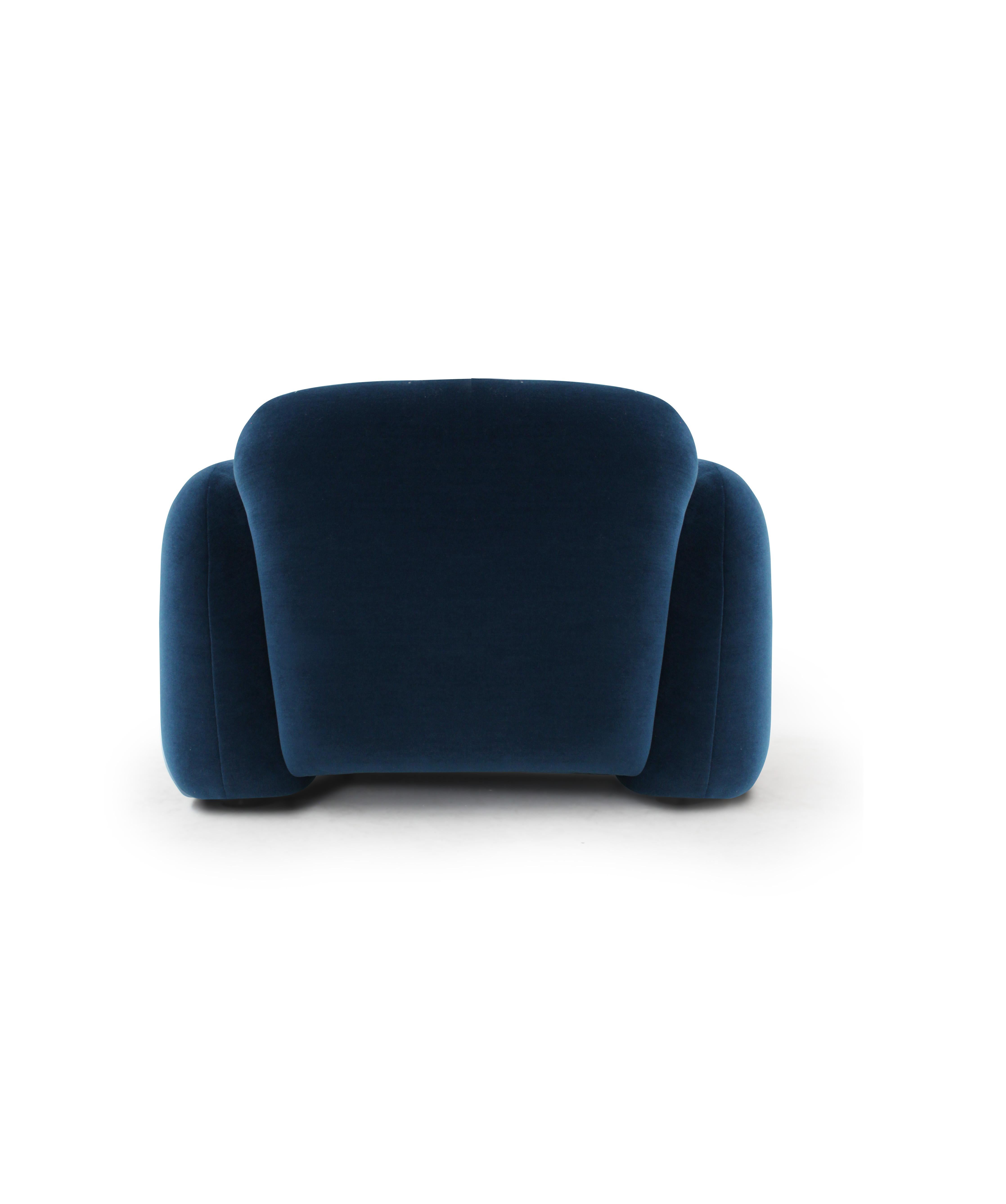 Collector Penta Armchair Design Atelier Daciano da Costa Fabric kvadrat gentle 2 (Stoff) im Angebot