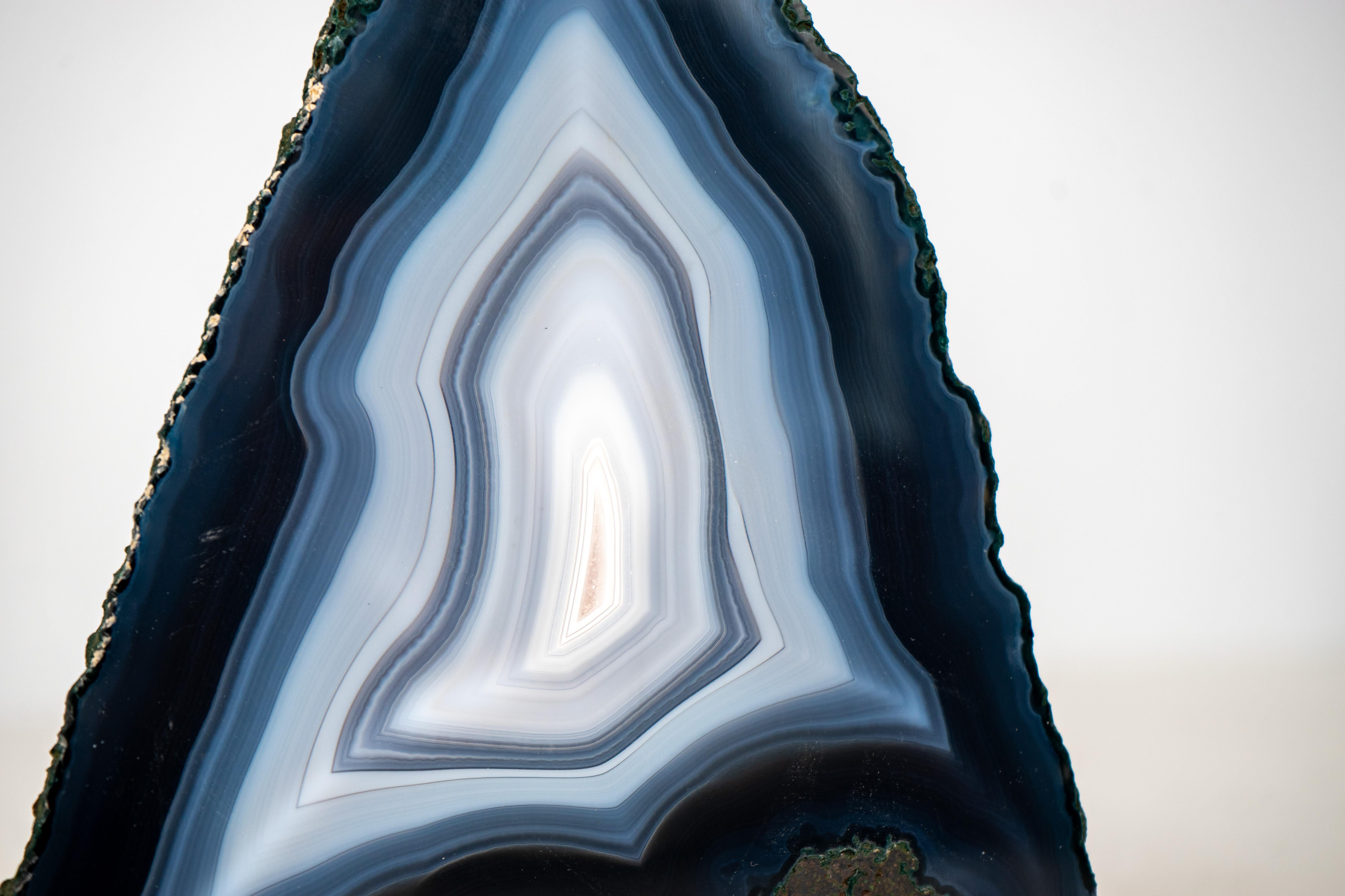 Crystal Collector-Quality Blue & White Lace Agate Geode For Sale