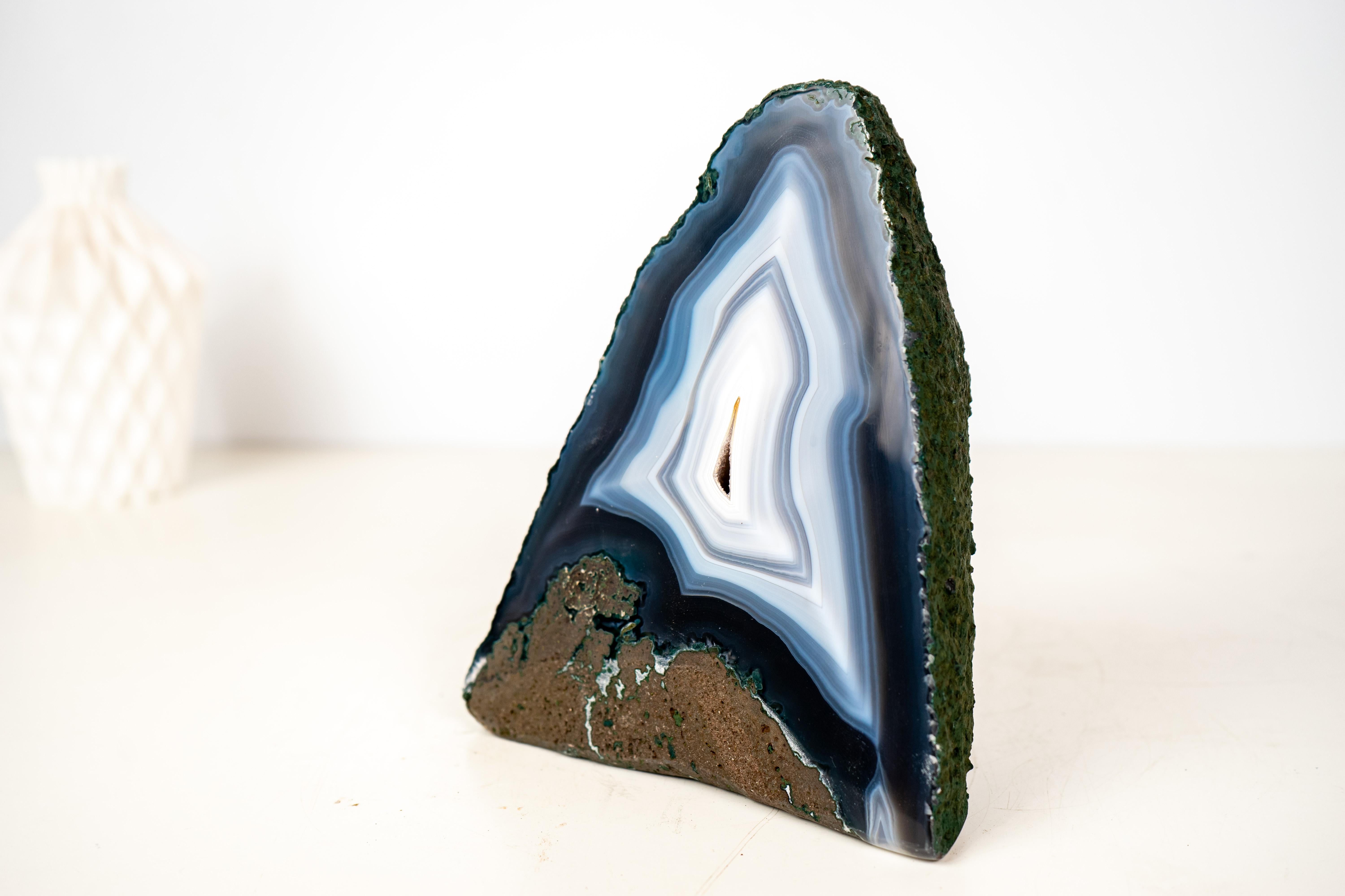 Collector-Quality Blue & White Lace Agate Geode For Sale 1