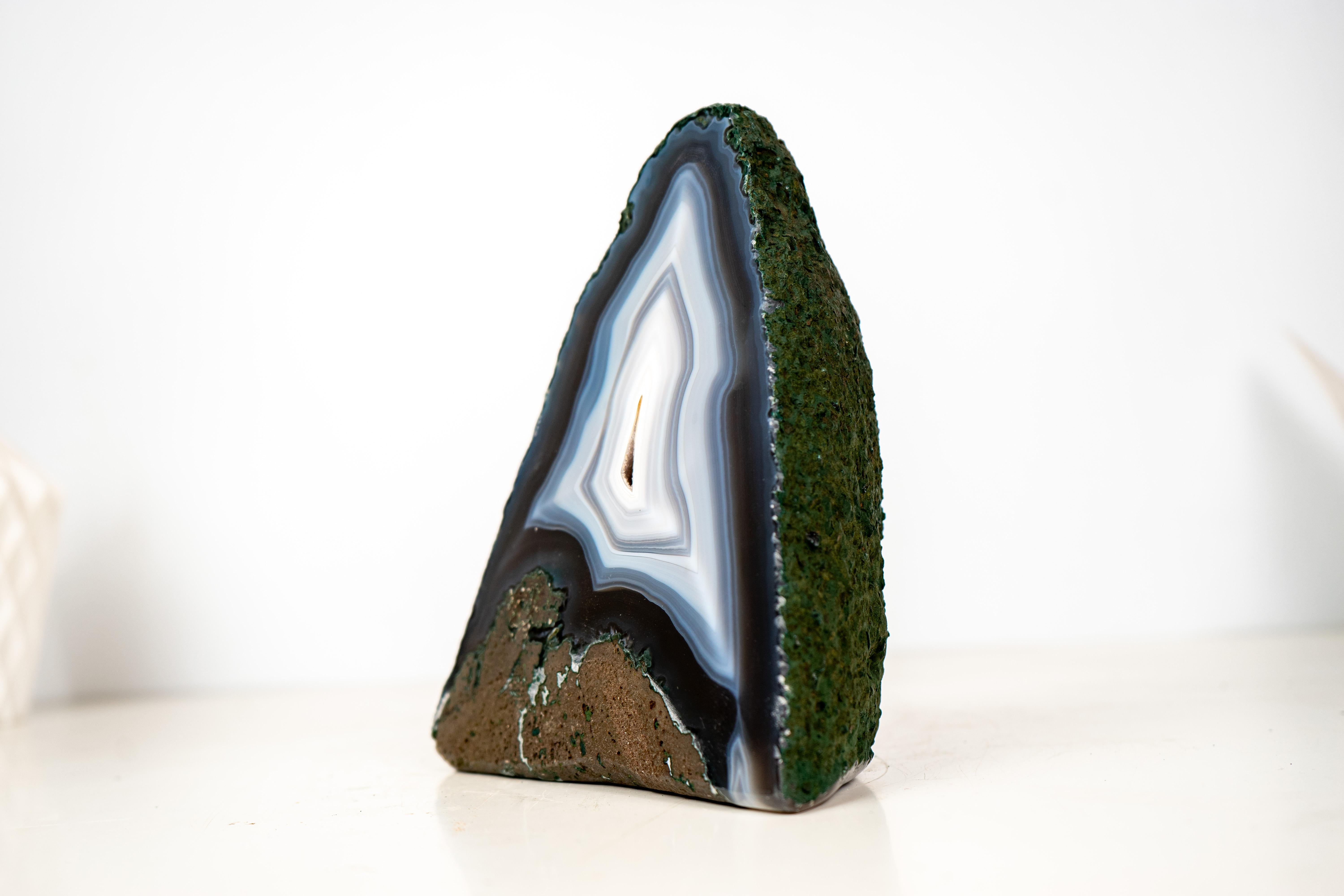 Collector-Quality Blue & White Lace Agate Geode For Sale 2