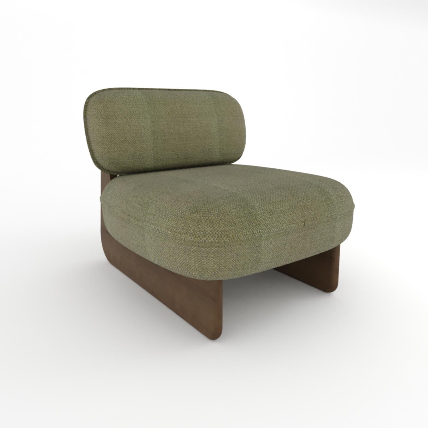 Mélange harmonieux d'artisanat et de détente, la chaise longue Riva présente une base sculpturale en bois associée à des coussins rembourrés et moelleux. Sa forme fluide et organique offre à la fois un attrait visuel et un confort exceptionnel, ce