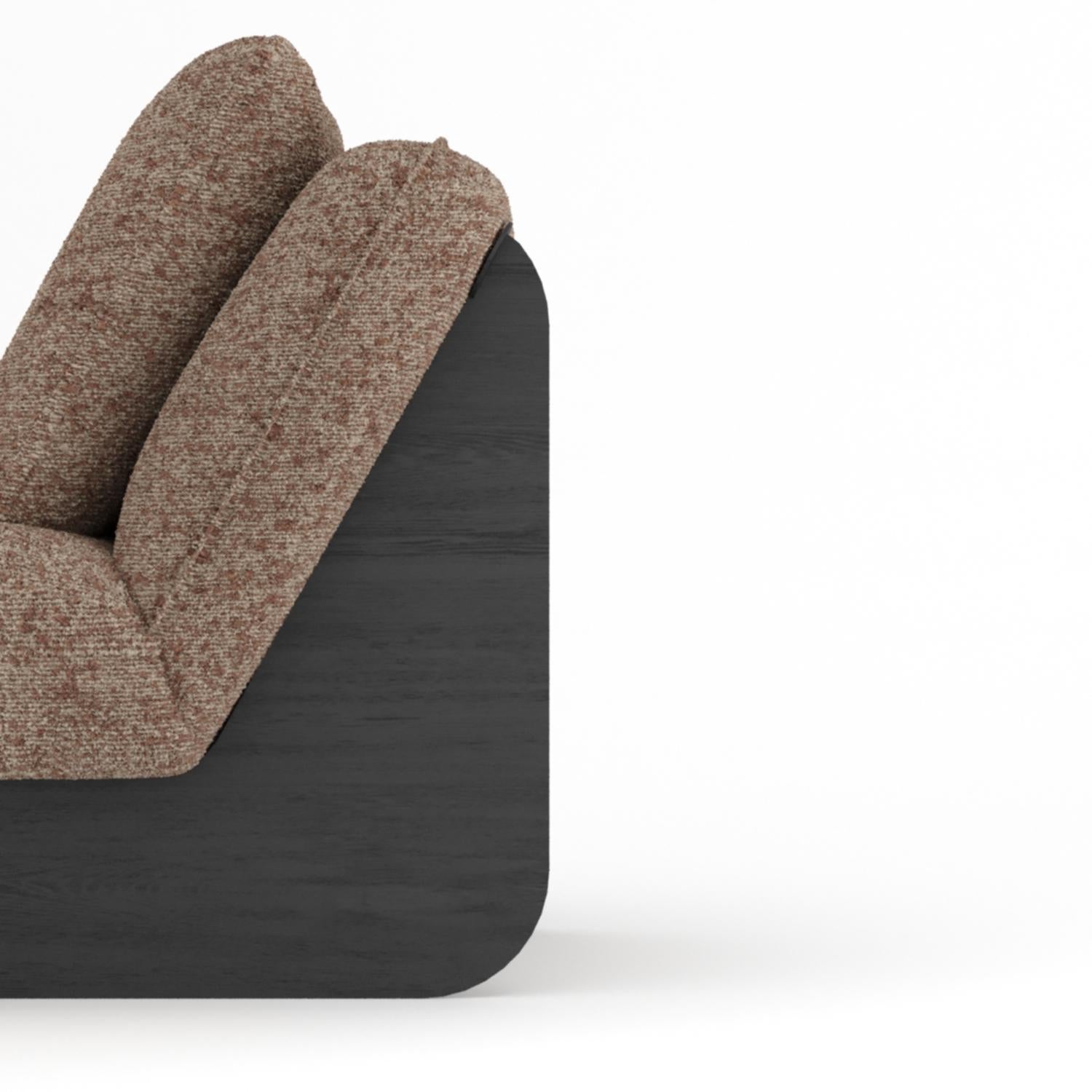 A fusion of comfort and modern design. Featuring plush, contoured cushions and a sleek metal base, its asymmetrical backrests create a unique visual balance. Perfect for lounging in style and sophistication.
 

COLLECTOR
The Collector brand aims to