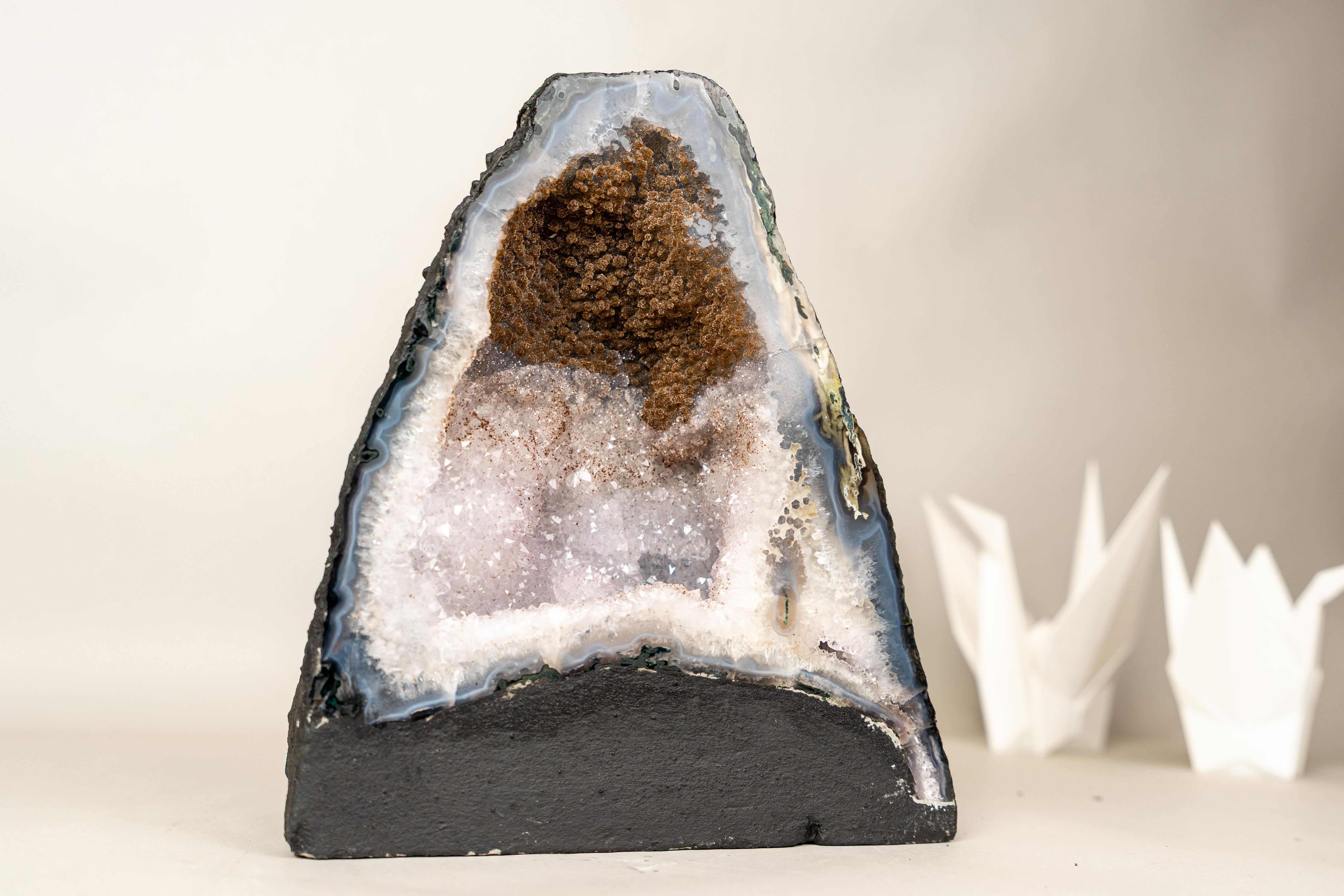 Bi-Color-Achat-Geode mit funkelndem Zucker-Druzy und weißem Amethyst für Sammler (Brasilianisch) im Angebot