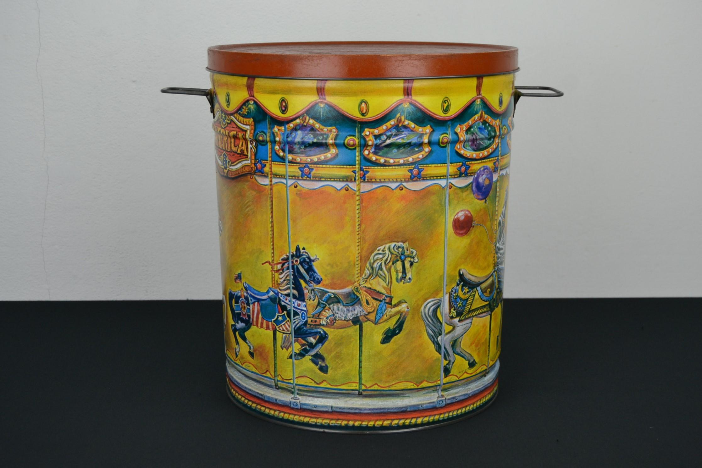 Collector's Carousel Tin, Mari Pritchard, 1982 For Sale 6