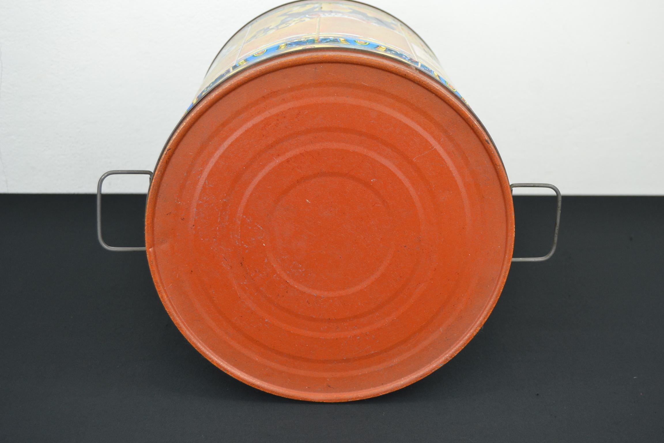 Étain de collection pour manchon, Mari Pritchard, 1982 en vente 10