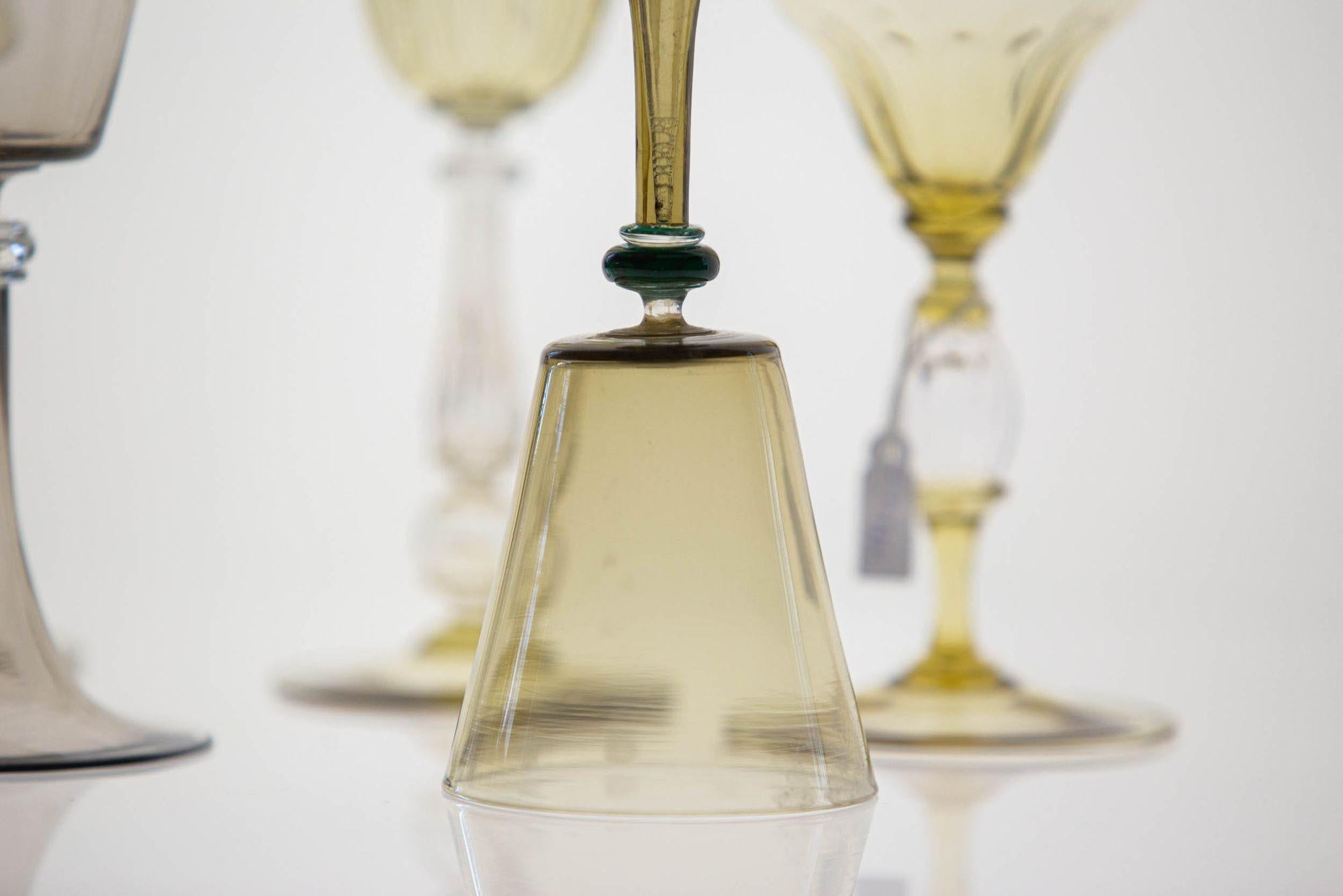 Ensemble éclectique de Collector de 8 verres Cenedese, chacun avec un design différent. Unique en son genre en vente 9