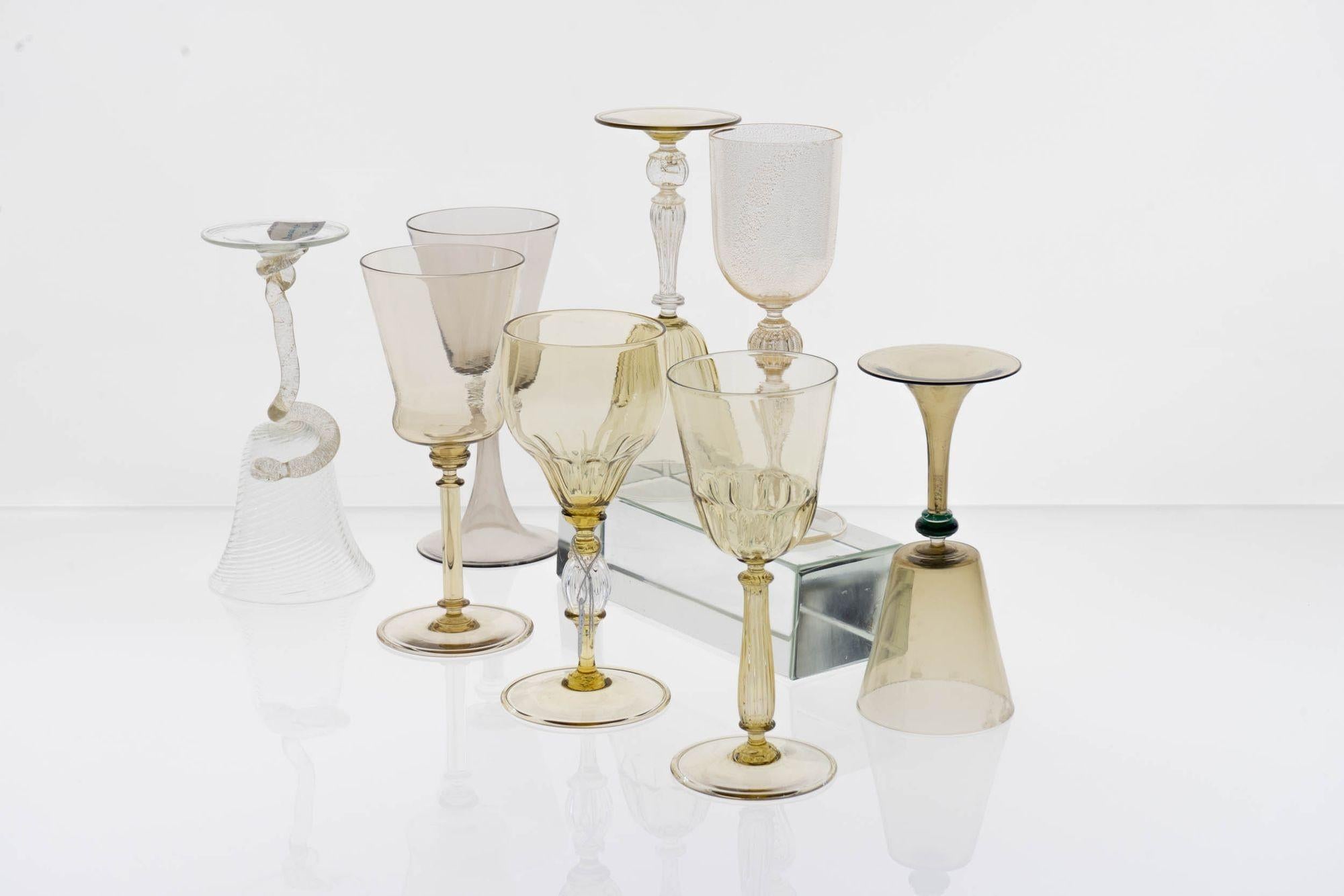 Mid-Century Modern Ensemble éclectique de Collector de 8 verres Cenedese, chacun avec un design différent. Unique en son genre en vente
